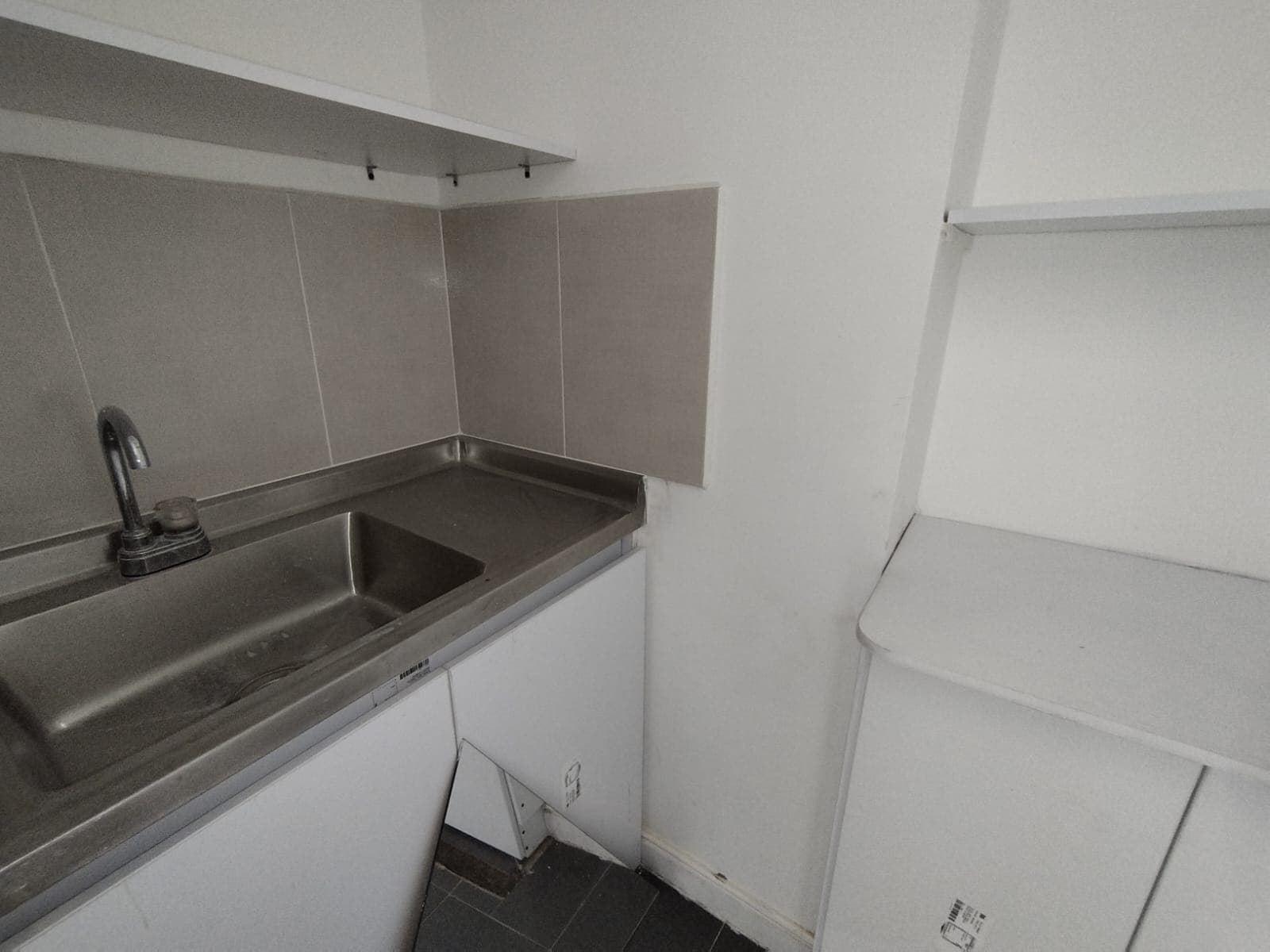 Oficina en arriendo en Aguacatala, El Poblado, Medellín — foto 5 de 7