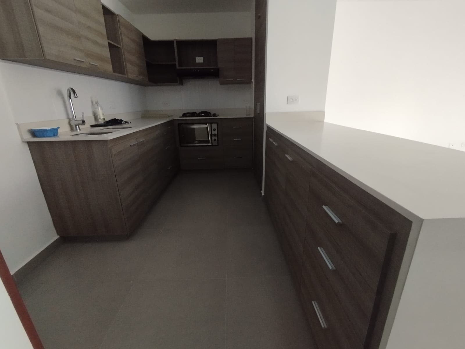 Apartamento en arriendo en Loma Del Escobero, Envigado — foto 1 de 17