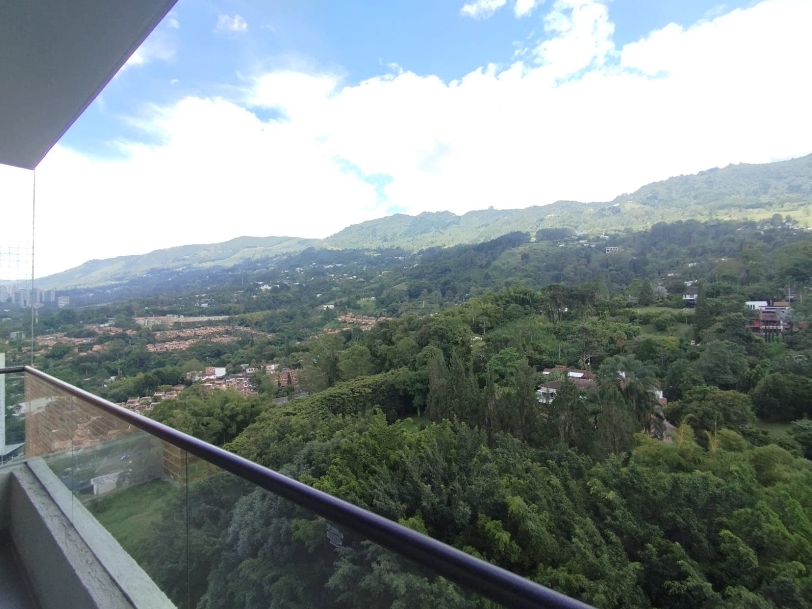 Apartamento en arriendo en Loma Del Escobero, Envigado — foto 3 de 17