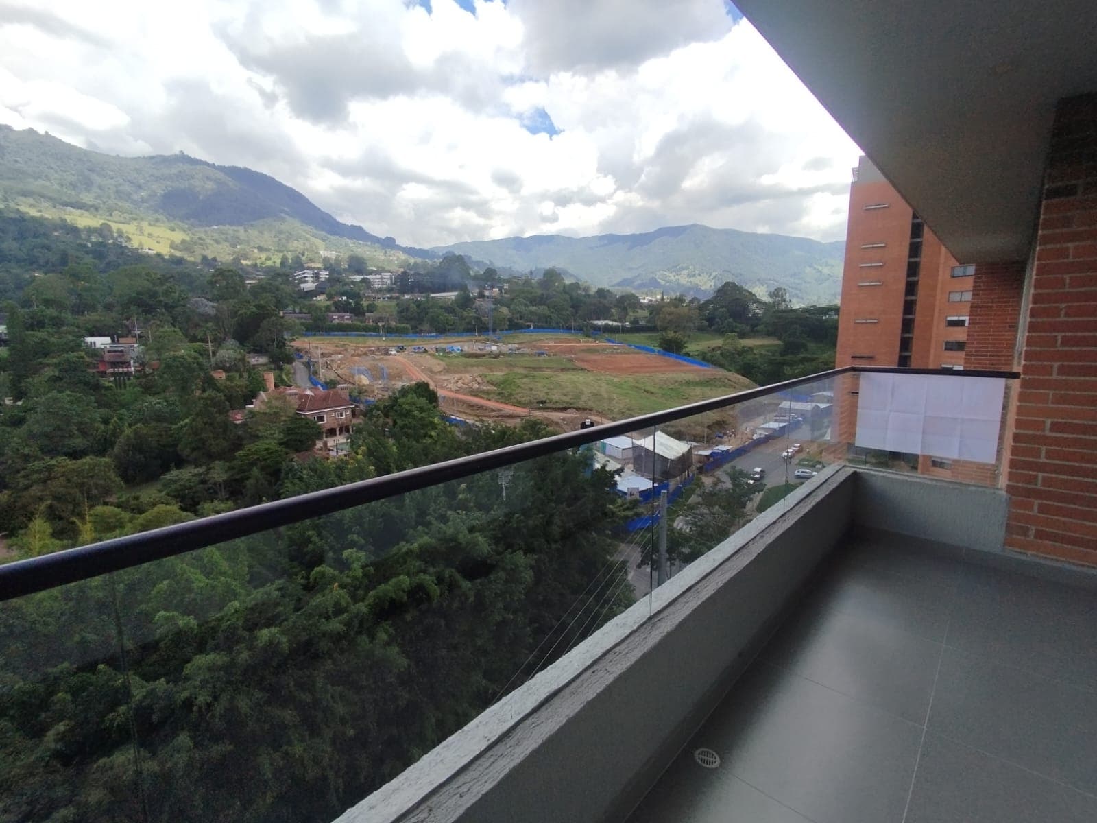 Apartamento en arriendo en Loma Del Escobero, Envigado — foto 5 de 17