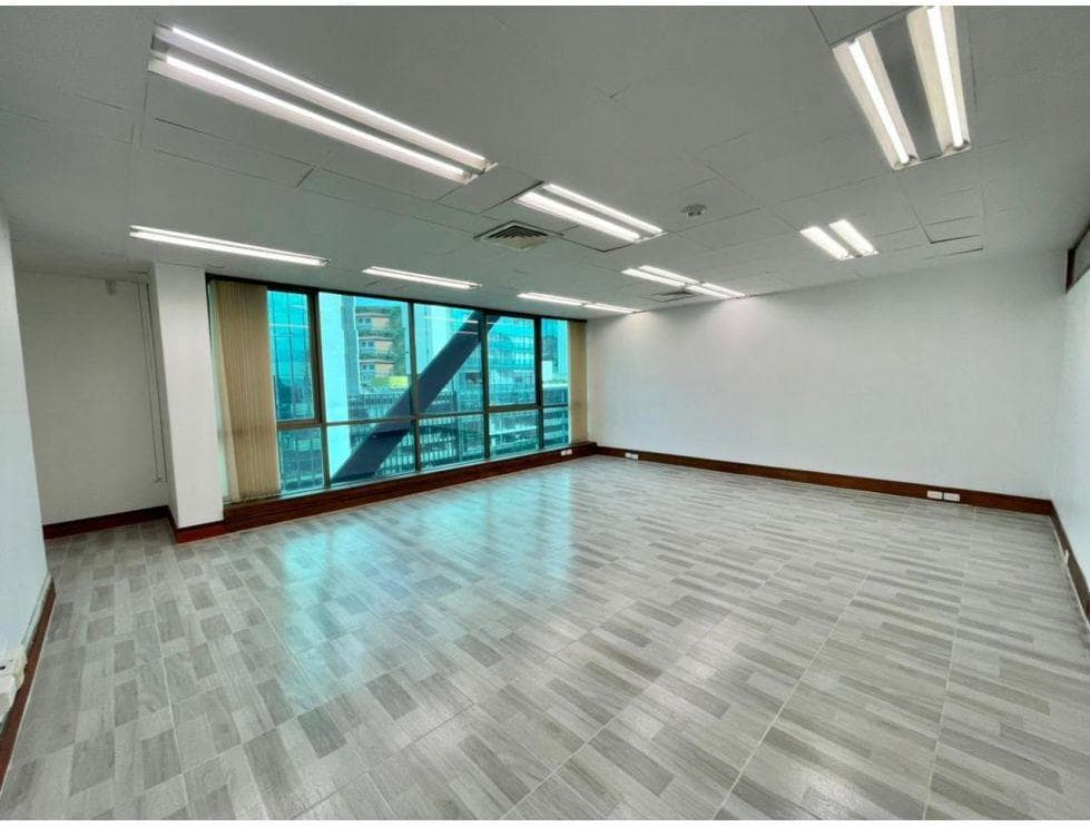 Oficina en arriendo en Aguacatala, El Poblado, Medellín — foto 3 de 13