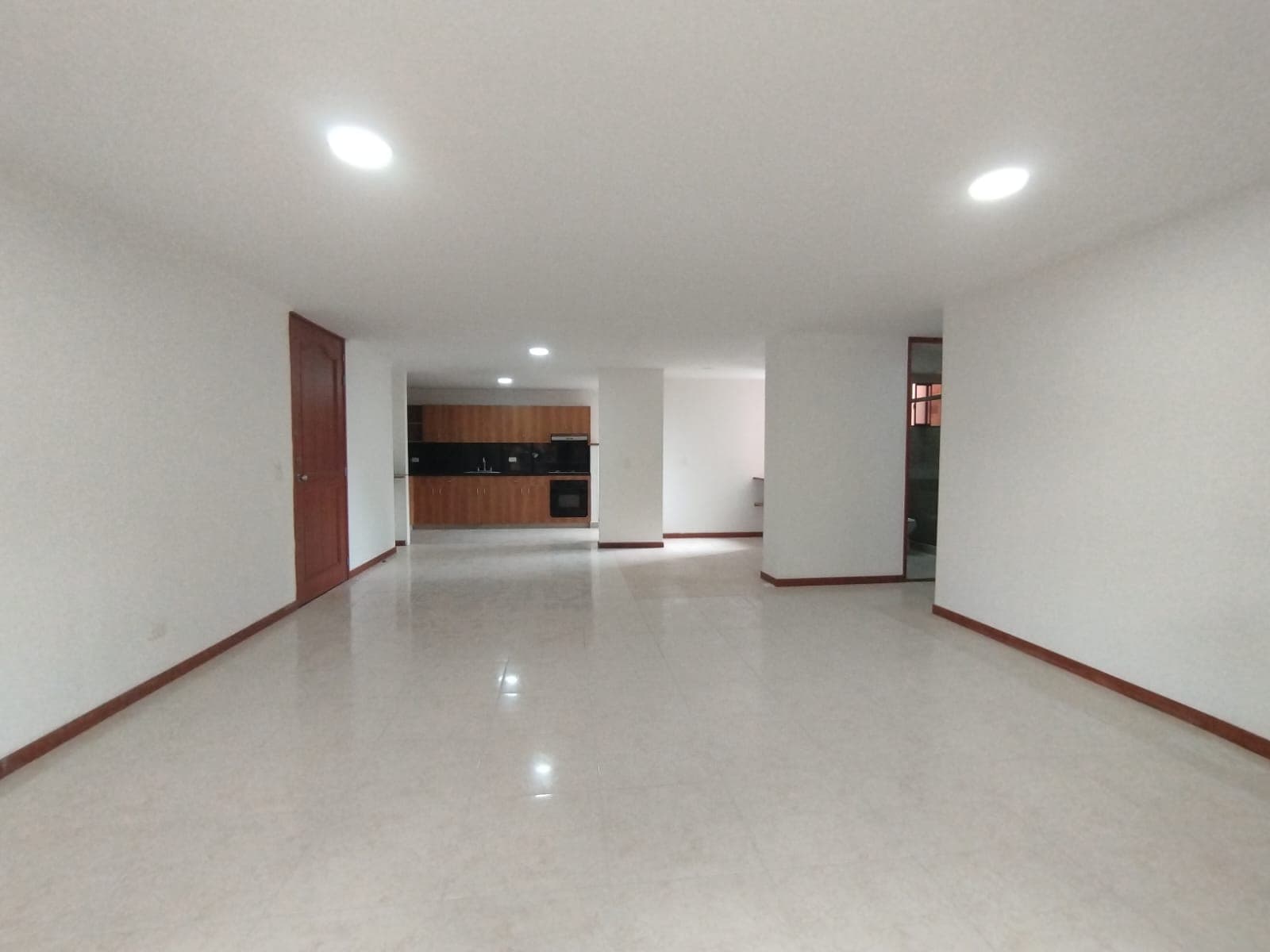 Apartamento en arriendo en Los Balsos, El Poblado, Medellín — foto 1 de 20