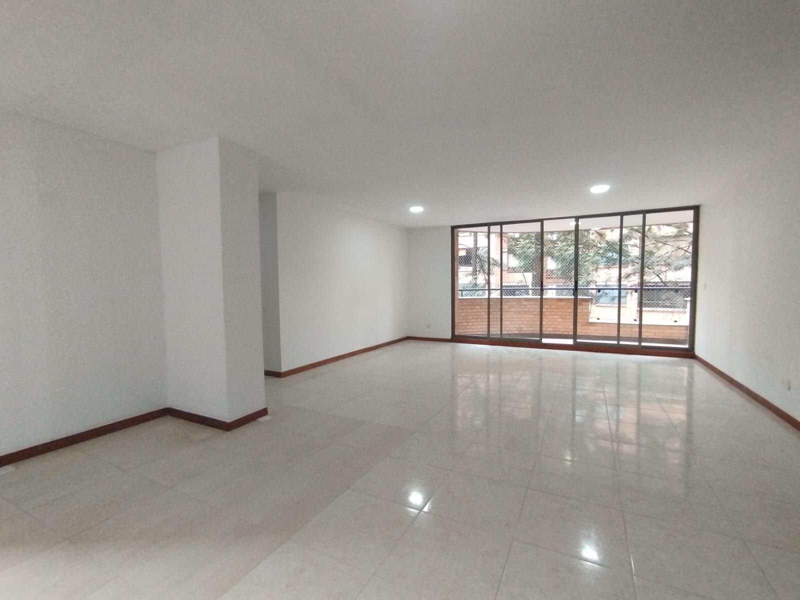 Apartamento en arriendo en Los Balsos, El Poblado, Medellín — foto 4 de 20