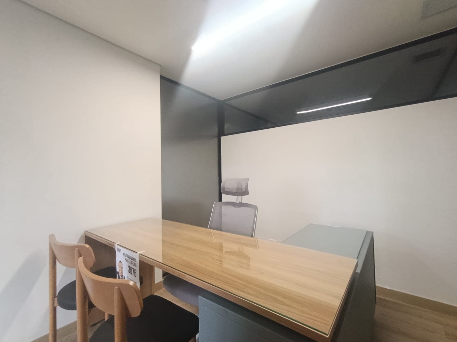 Oficina en arriendo en Los Colores, Laureles, Medellín — foto 3 de 8