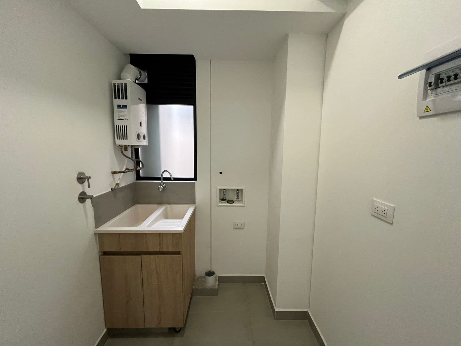 Apartamento en arriendo en Retiro — foto 3 de 16