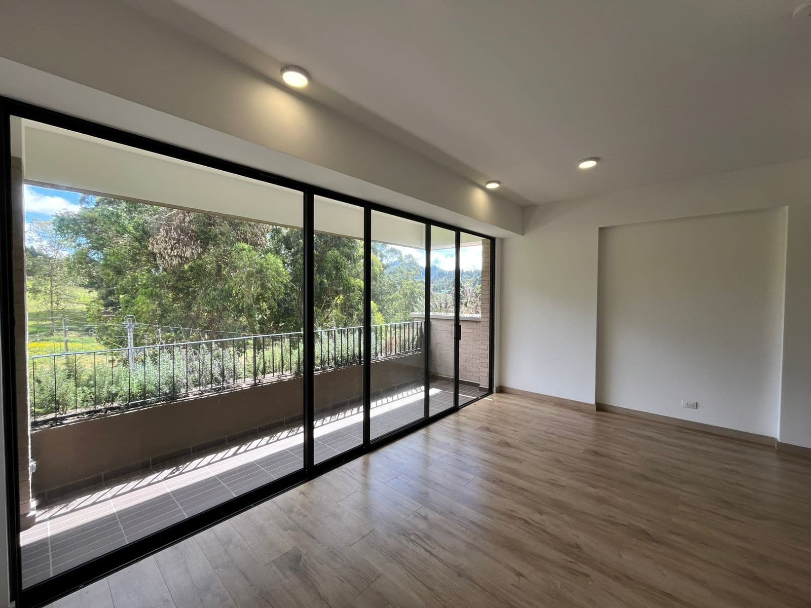 Apartamento en arriendo en Retiro — foto 4 de 16