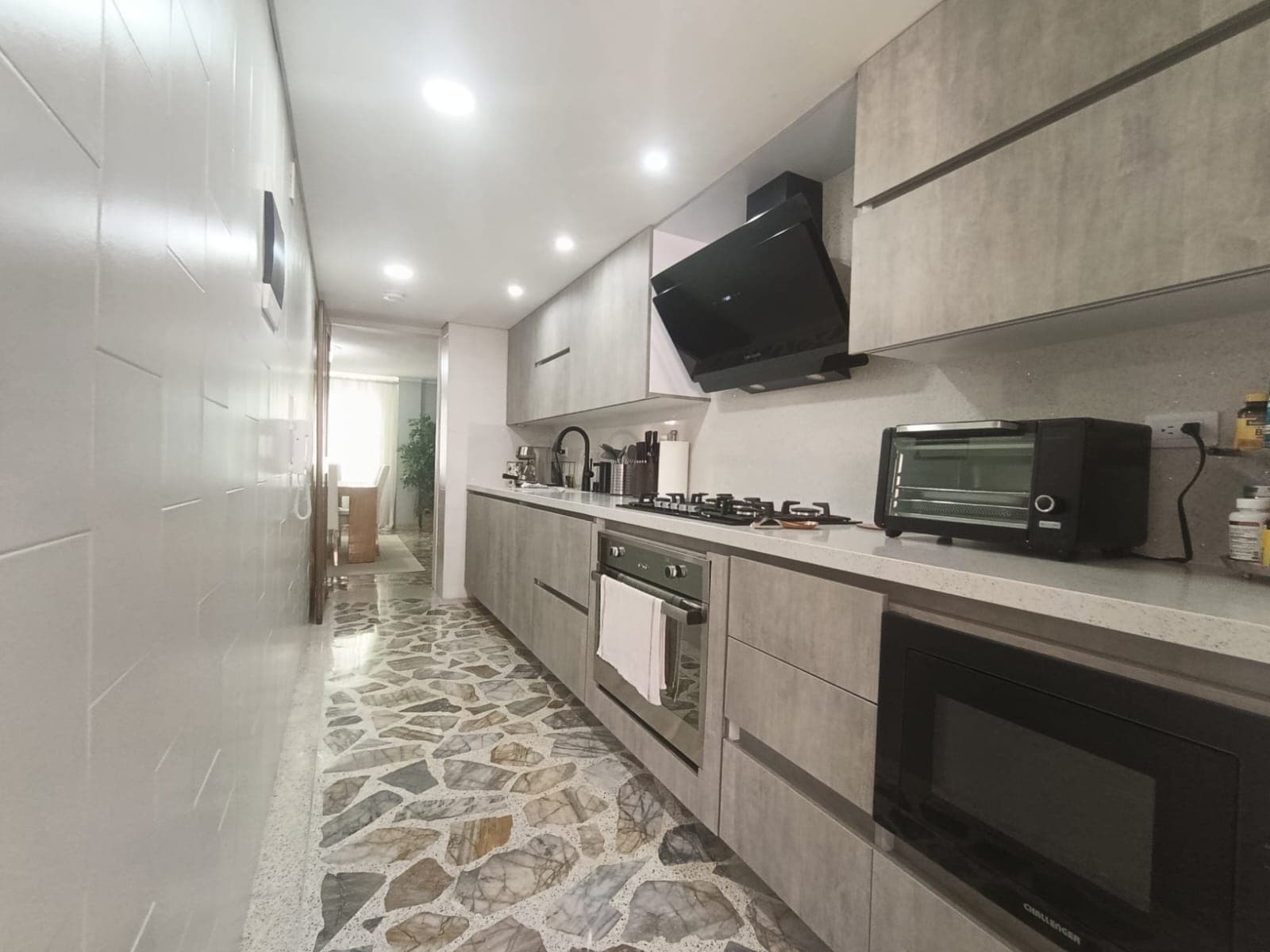 Apartamento en arriendo en Laureles, Medellín — foto 1 de 20