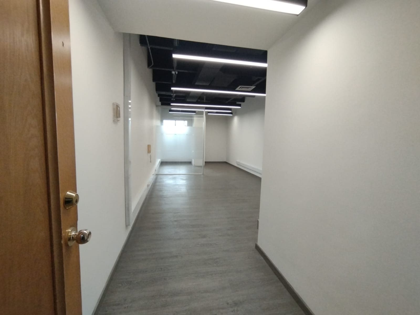 Oficina en arriendo en Milla De Oro, El Poblado, Medellín — foto 4 de 9