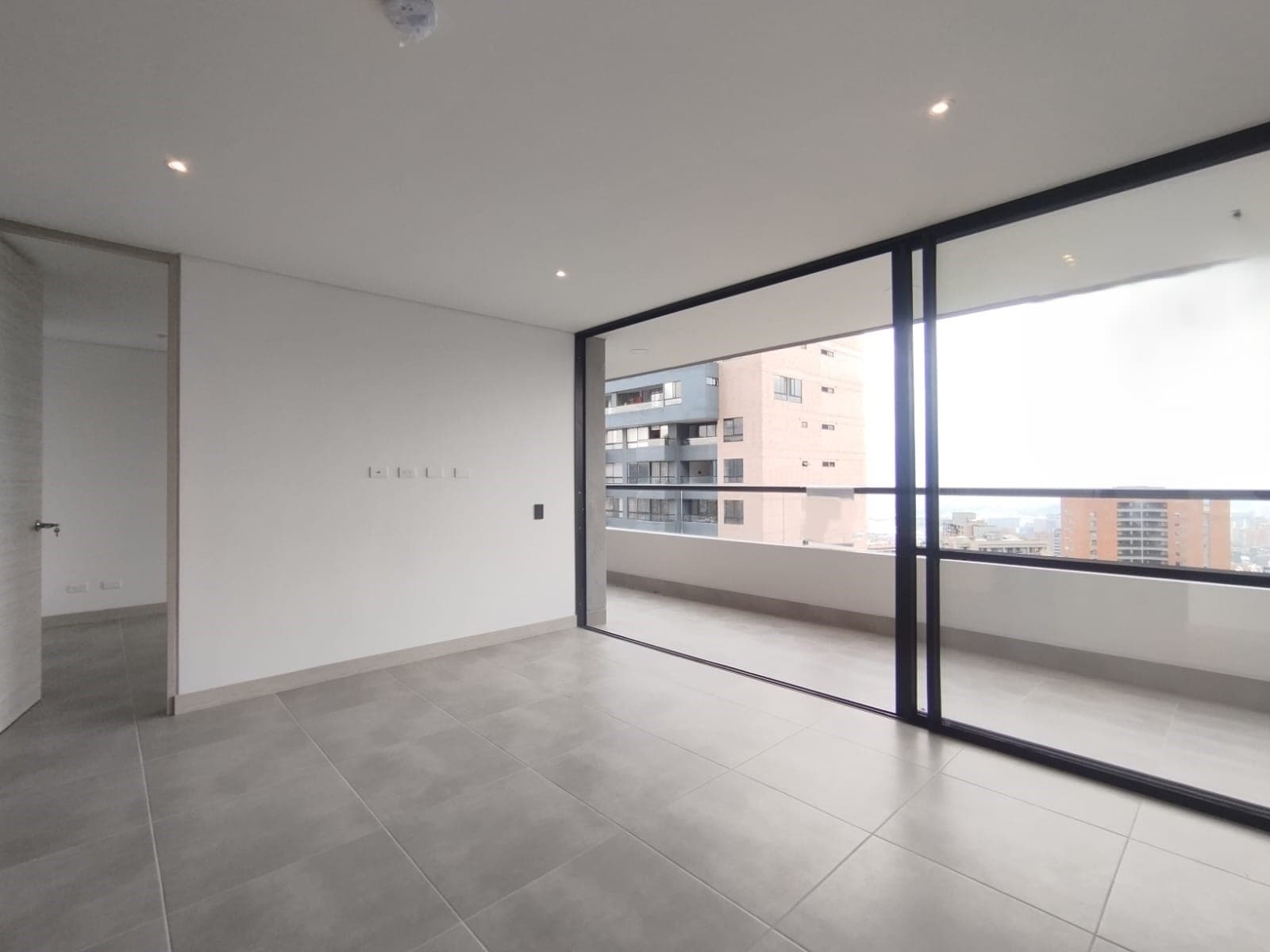 Apartamento en arriendo en Los Balsos, El Poblado, Medellín — foto 5 de 20