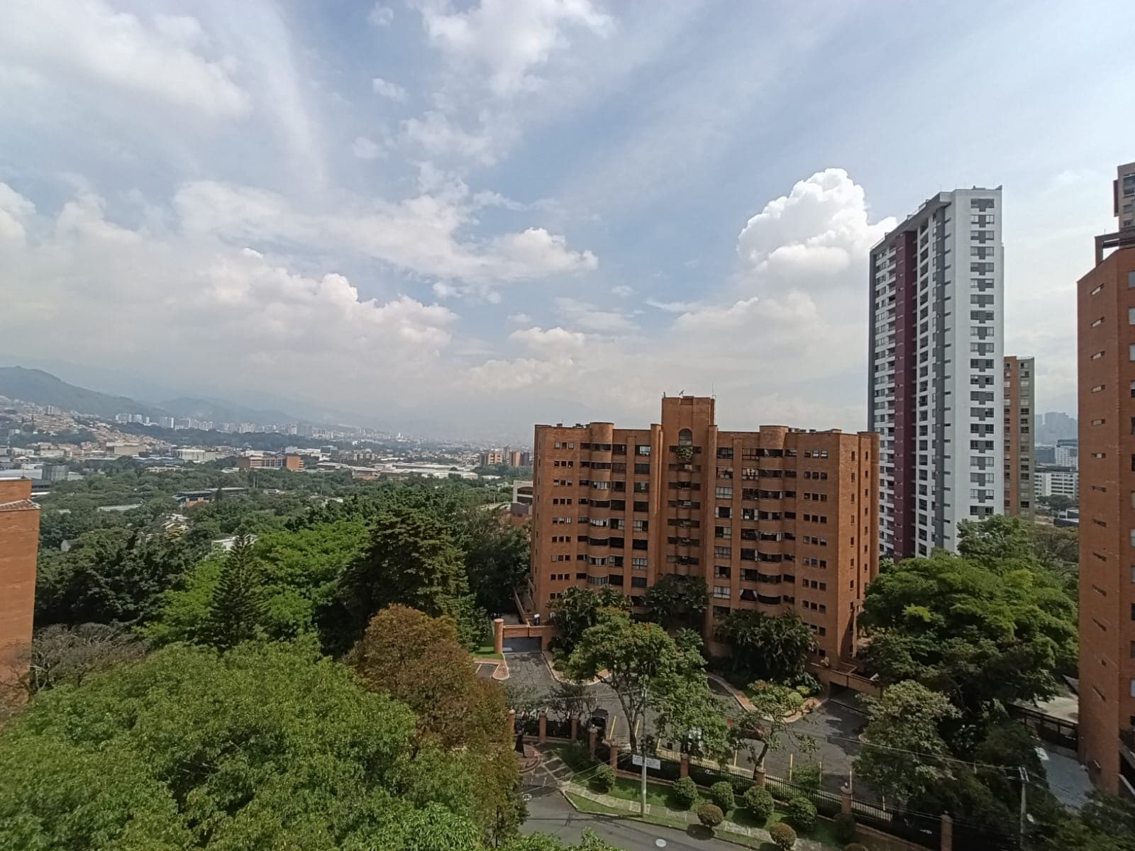 Apartamento en arriendo en Santa María De Los Ángeles, El Poblado, Medellín — foto 2 de 17