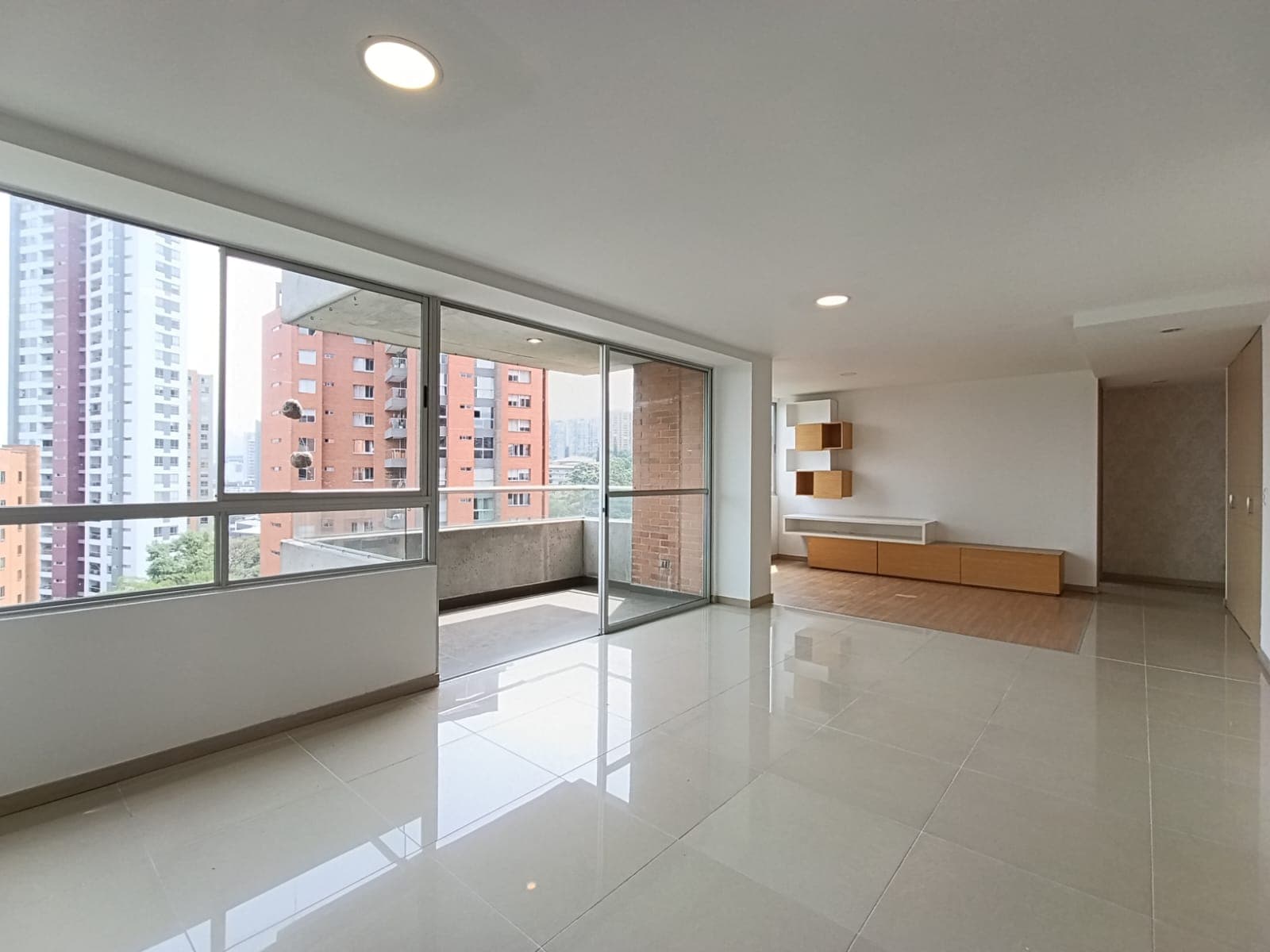 Apartamento en arriendo en Santa María De Los Ángeles, El Poblado, Medellín — foto 3 de 17