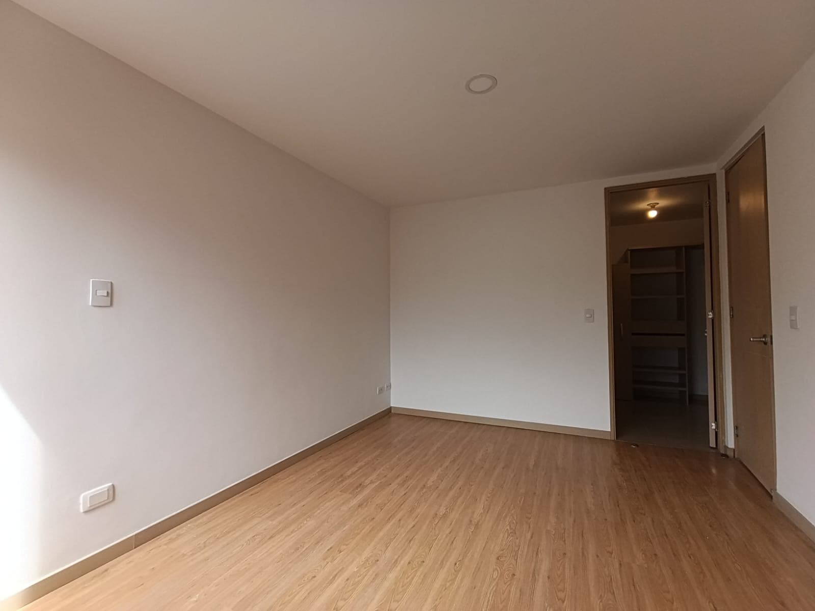 Apartamento en arriendo en Santa María De Los Ángeles, El Poblado, Medellín — foto 4 de 17