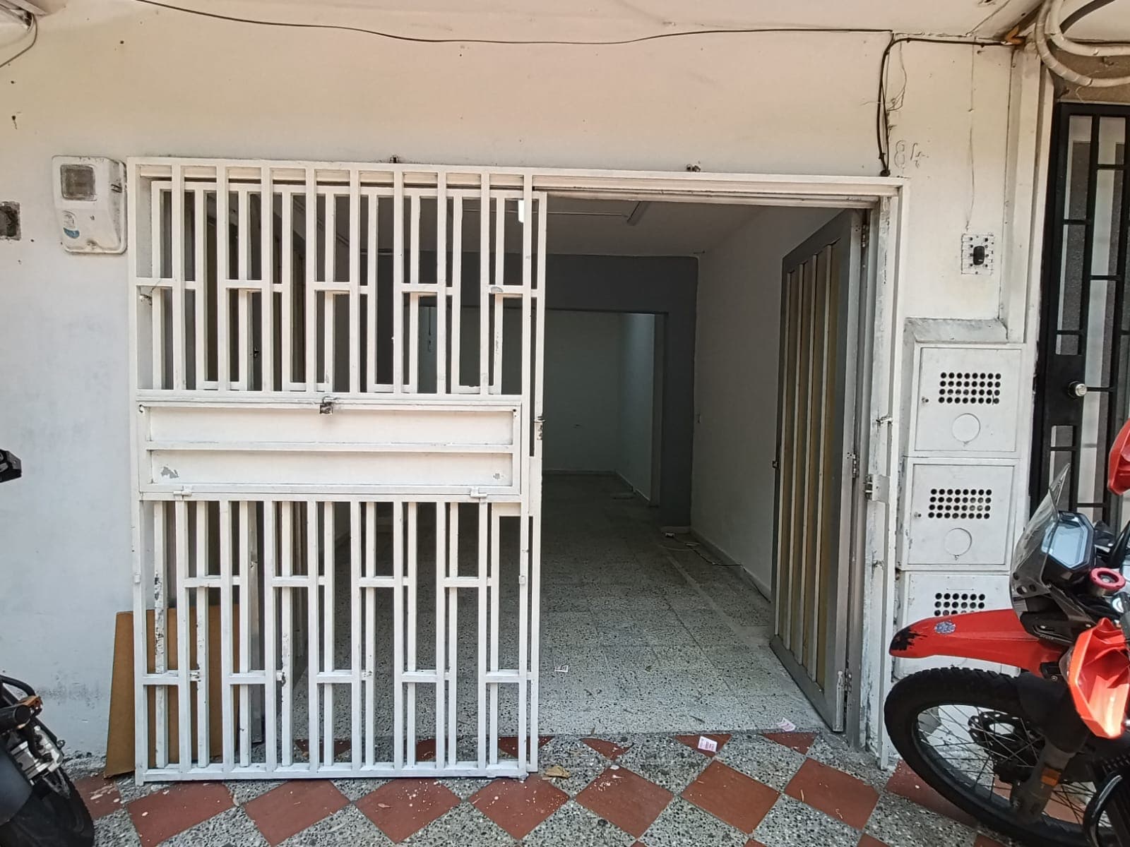 Local en arriendo en Calasanz, La America, Medellín — foto 2 de 10