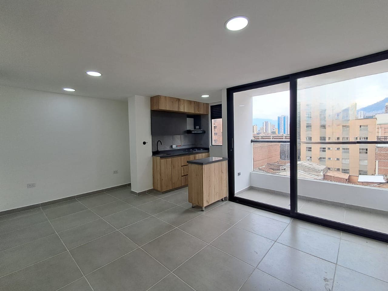 Apartaestudio en arriendo en La Candelaria, Centro, Medellín — foto 4 de 11