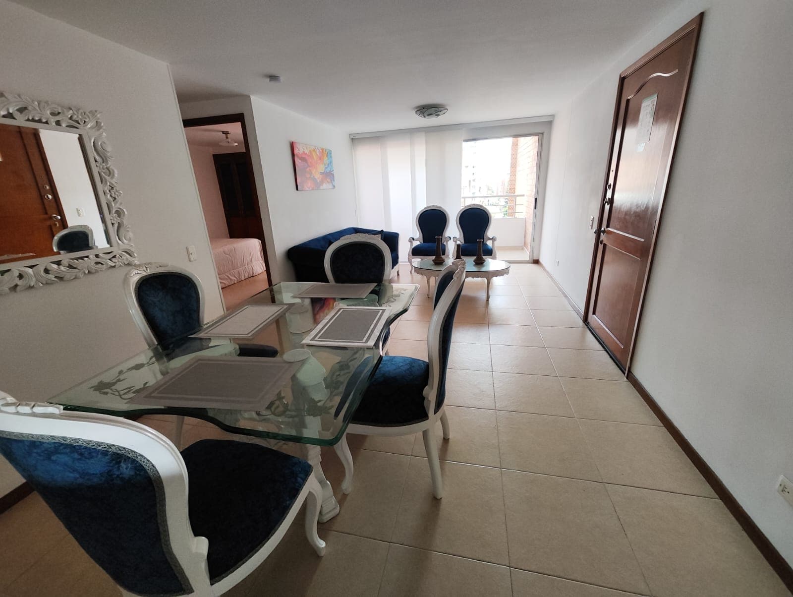 Apartamento en arriendo en Laureles, Medellín — foto 1 de 19