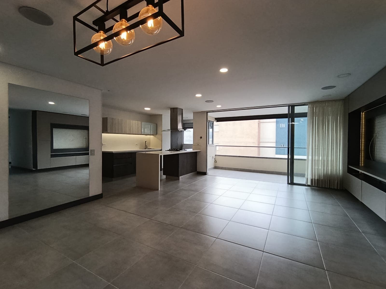 Apartamento en arriendo en Ciudad Del Rio, El Poblado, Medellín — foto 1 de 20