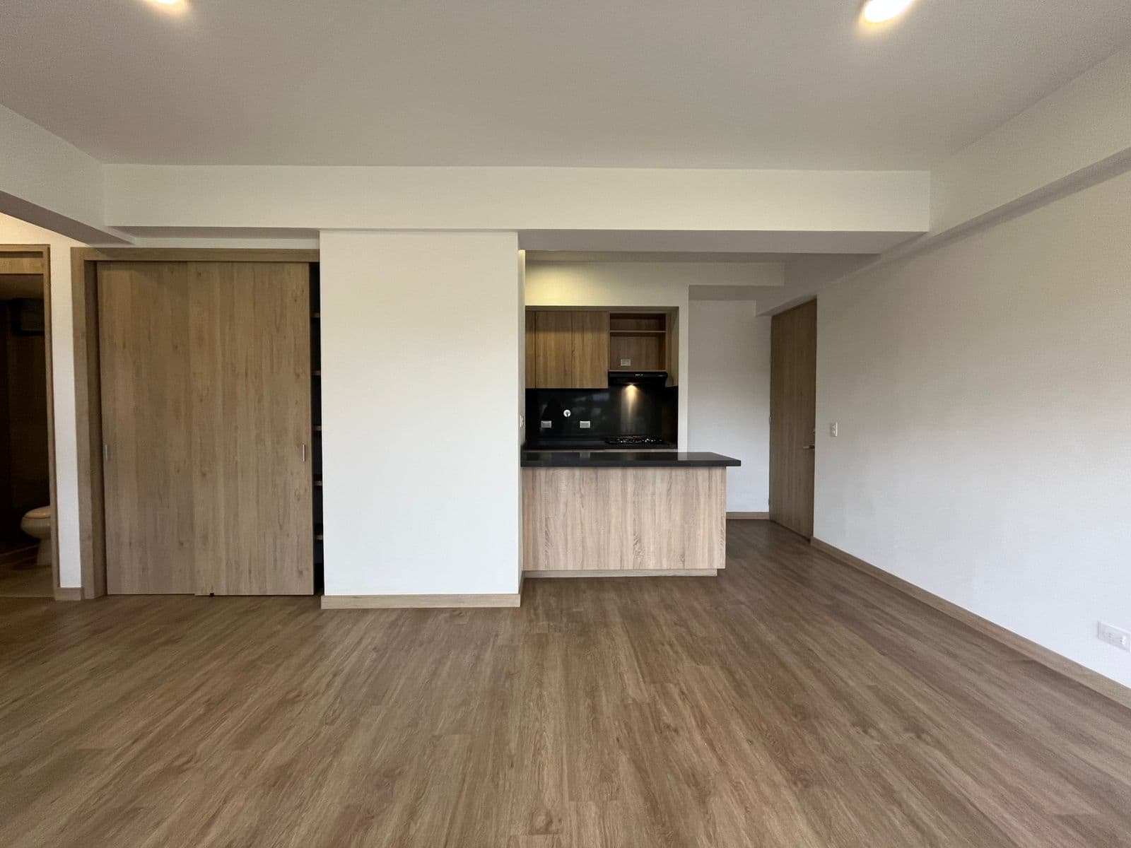 Apartamento en arriendo en Retiro — foto 1 de 15