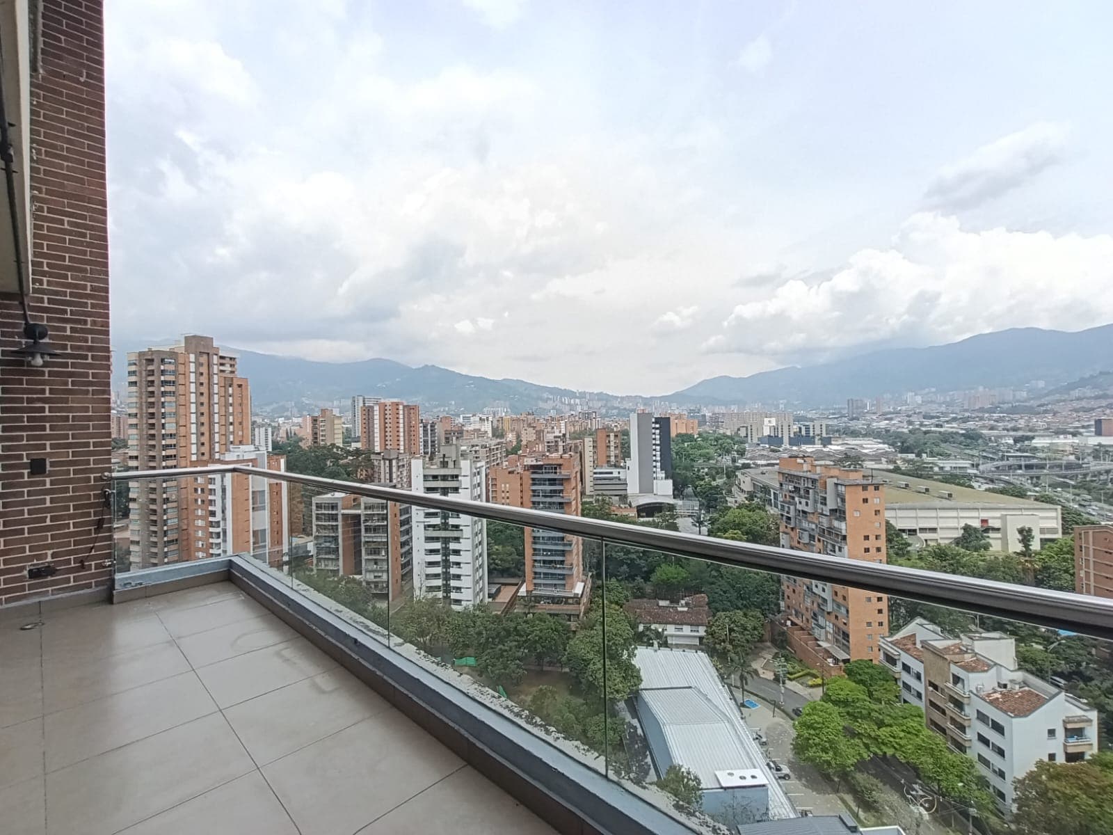 Apartamento en arriendo en Santa María De Los Ángeles, El Poblado, Medellín — foto 2 de 20