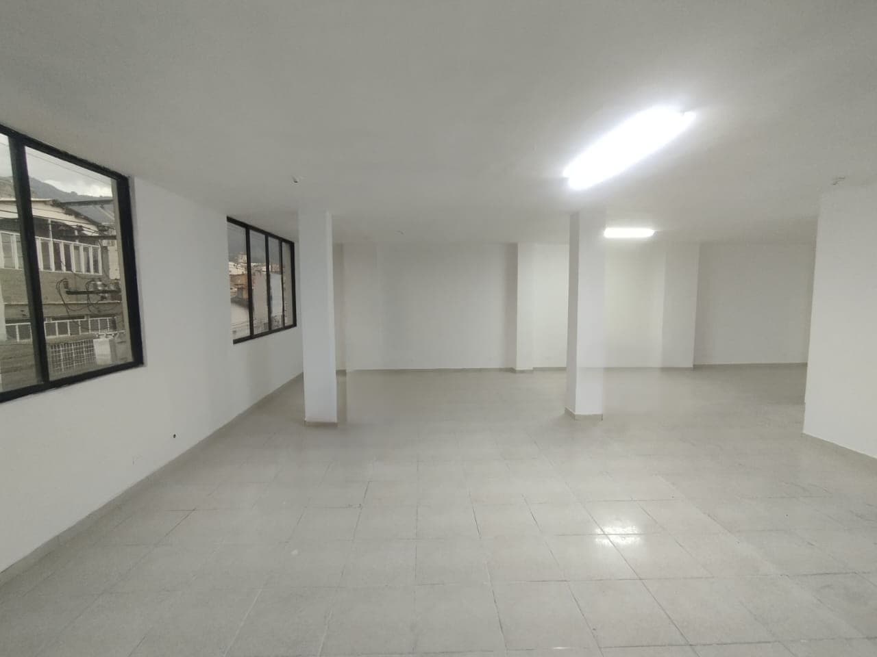 Local en arriendo en Manchester, Bello — foto 2 de 11