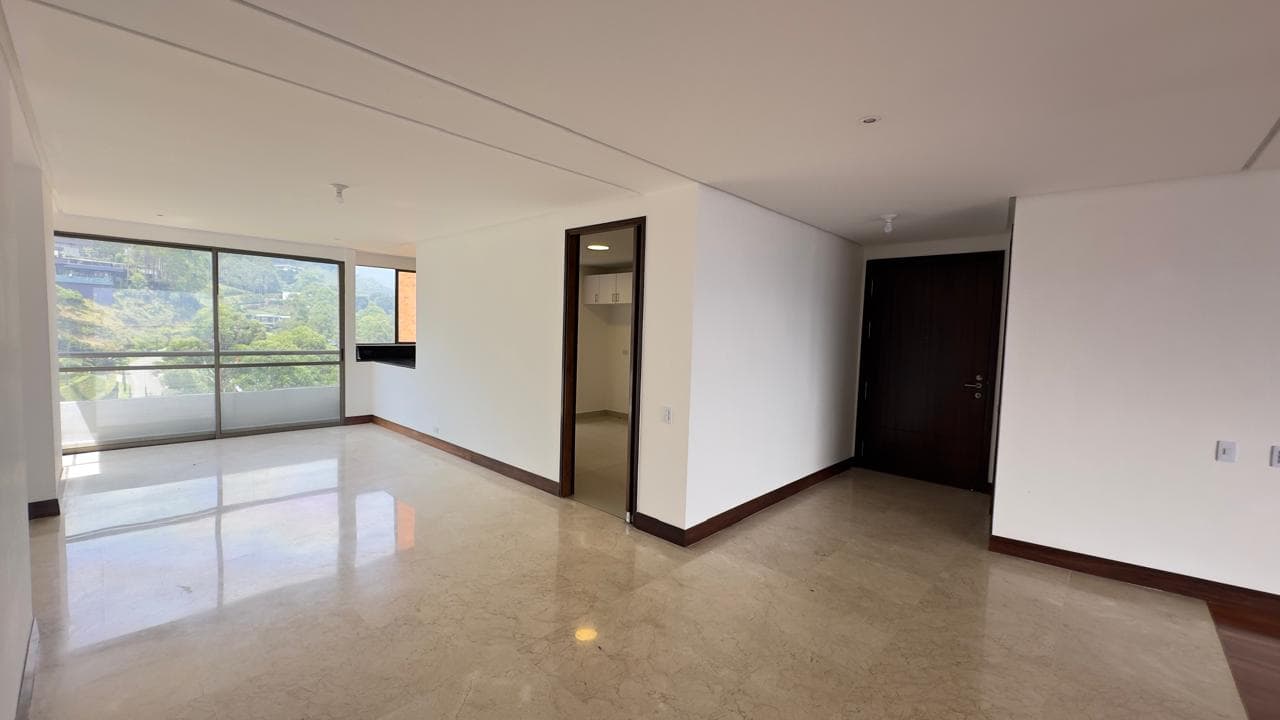 Apartamento en arriendo en La Calera, El Poblado, Medellín — foto 5 de 19