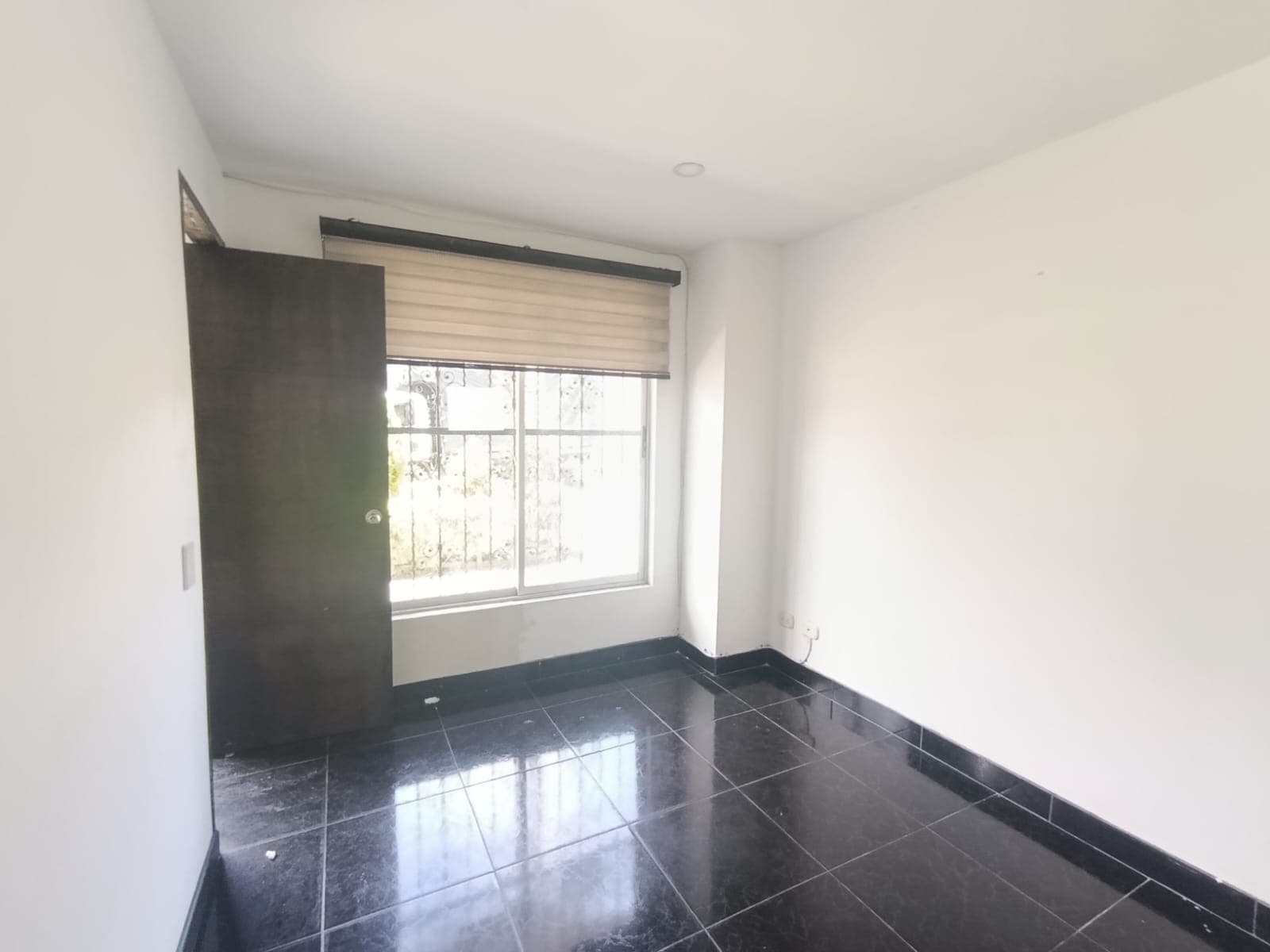 Oficina en arriendo en Los Lagos, Rionegro — foto 1 de 8