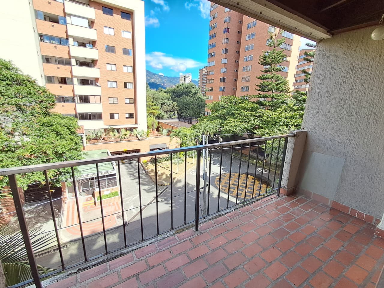 Apartamento en arriendo en Conquistadores, Laureles, Medellín — foto 1 de 20