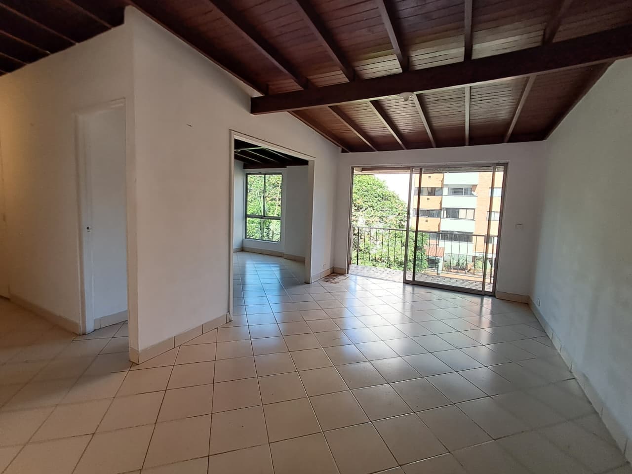 Apartamento en arriendo en Conquistadores, Laureles, Medellín — foto 3 de 20