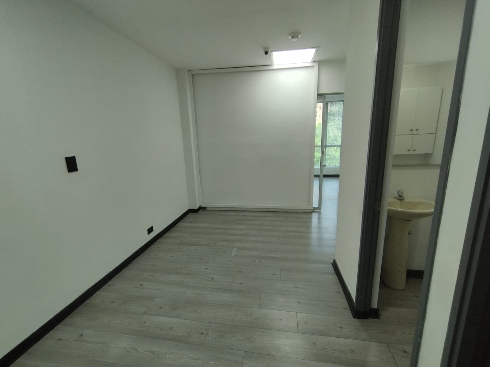 Oficina en arriendo en El Tesoro, El Poblado, Medellín — foto 4 de 9