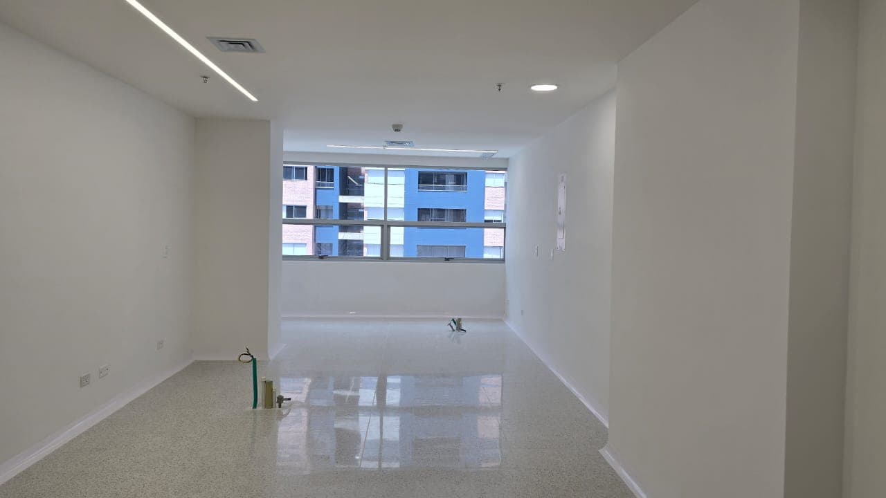 Consultorio en arriendo en Ciudad Del Rio, El Poblado, Medellín — foto 1 de 7