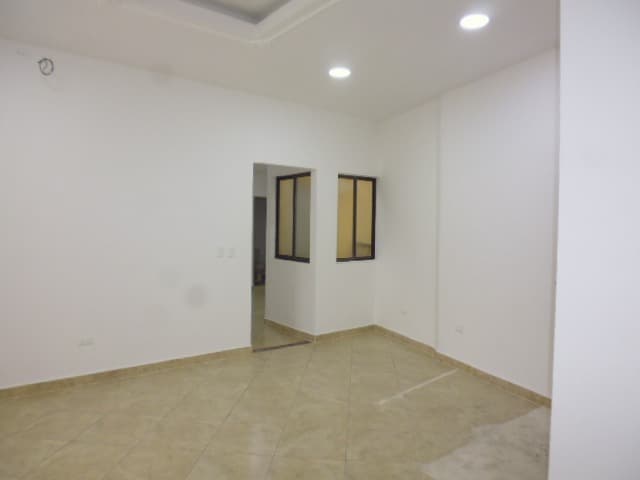 Oficina en arriendo en Conquistadores, Laureles, Medellín — foto 4 de 7