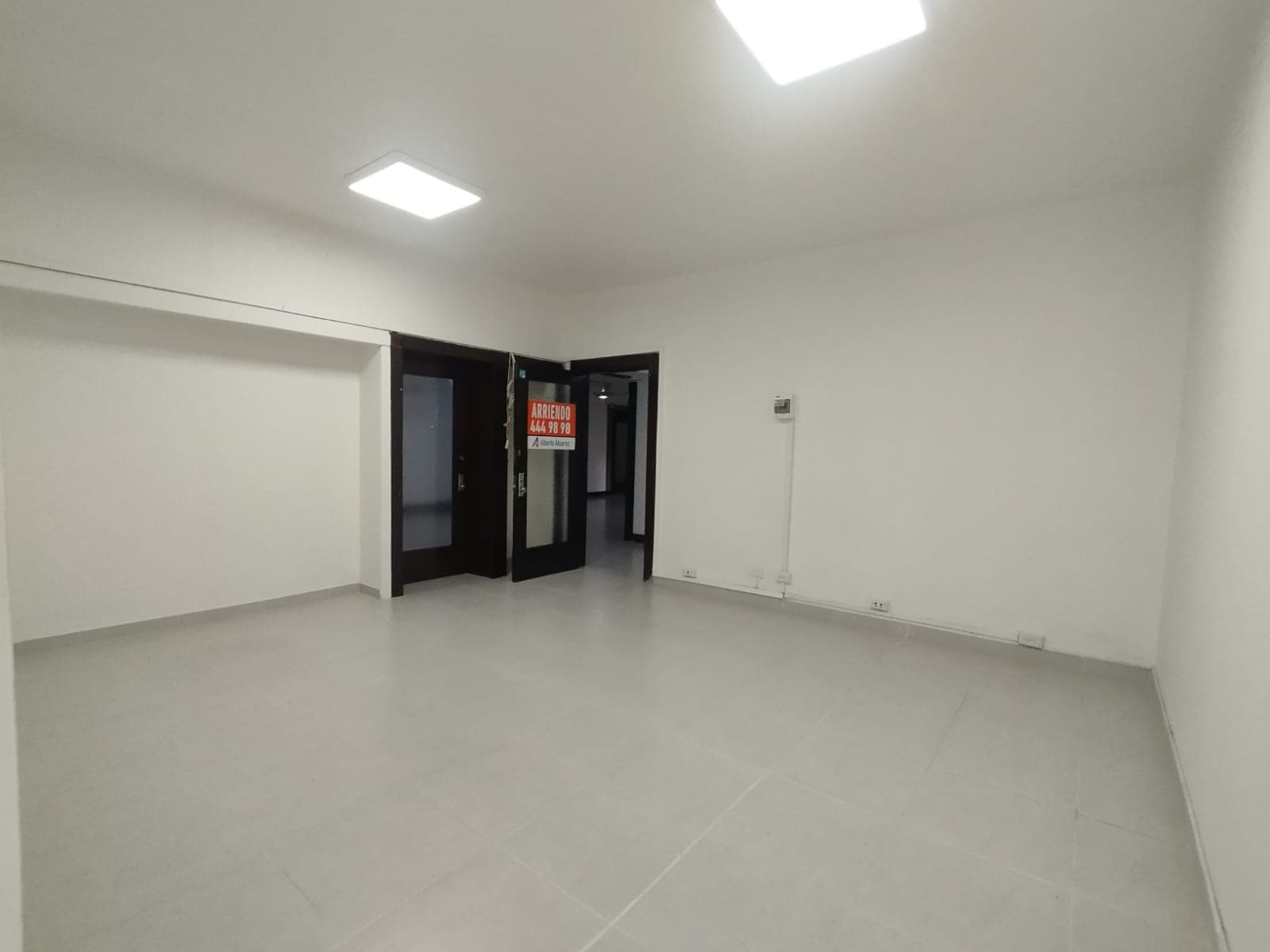 Oficina en arriendo en La Candelaria, Centro, Medellín — foto 1 de 11