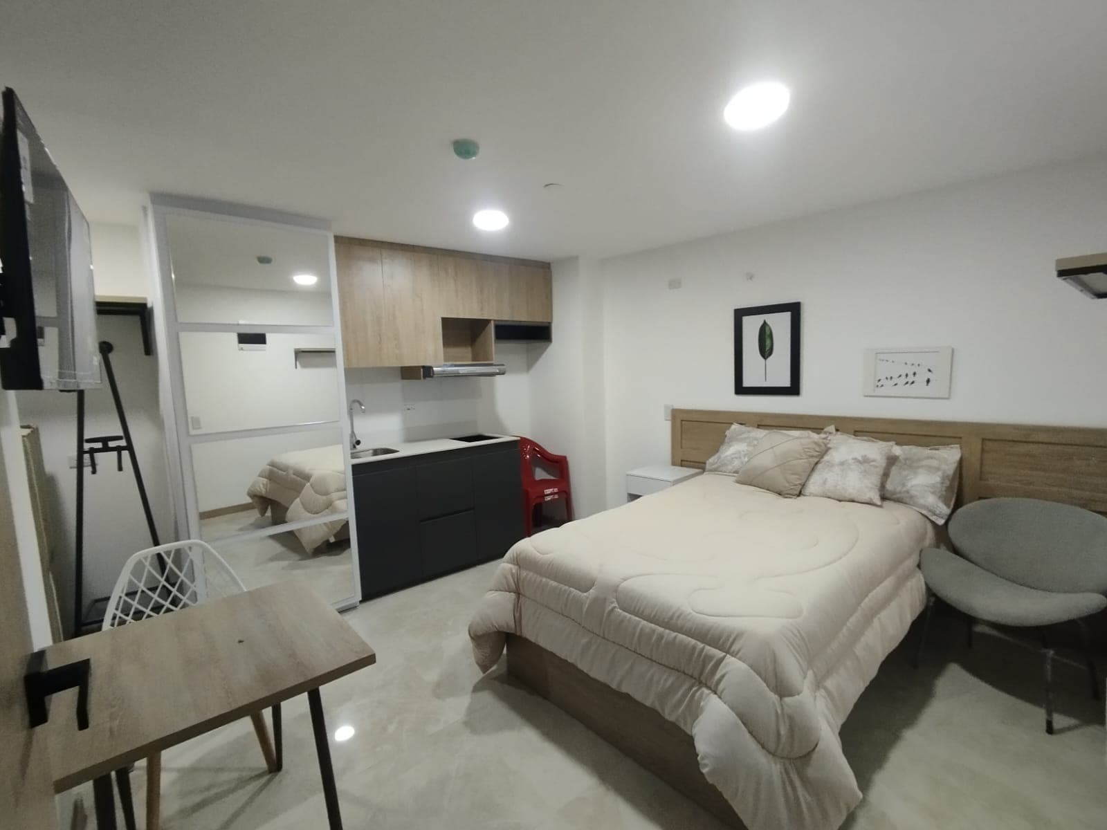 Apartaestudio en arriendo en La Candelaria, Centro, Medellín — foto 3 de 8