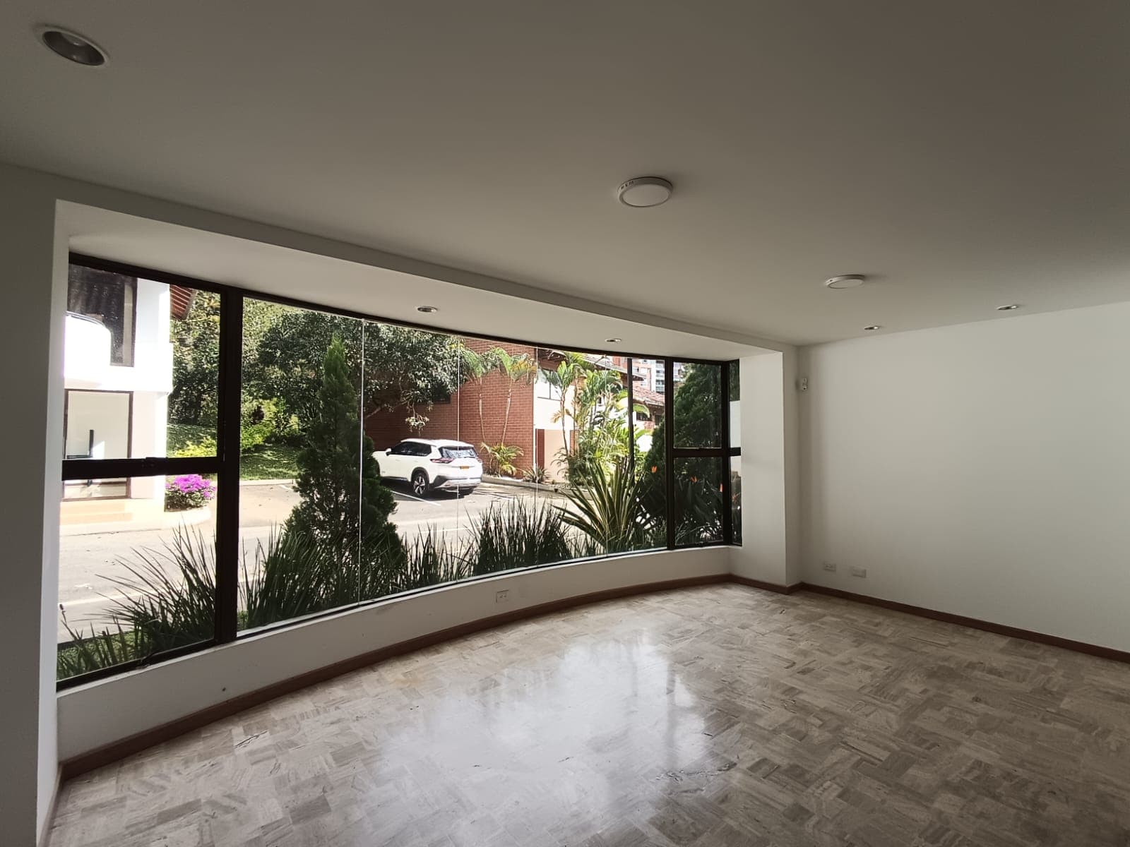 Casa Vivienda en arriendo en San Lucas, El Poblado, Medellín — foto 3 de 20