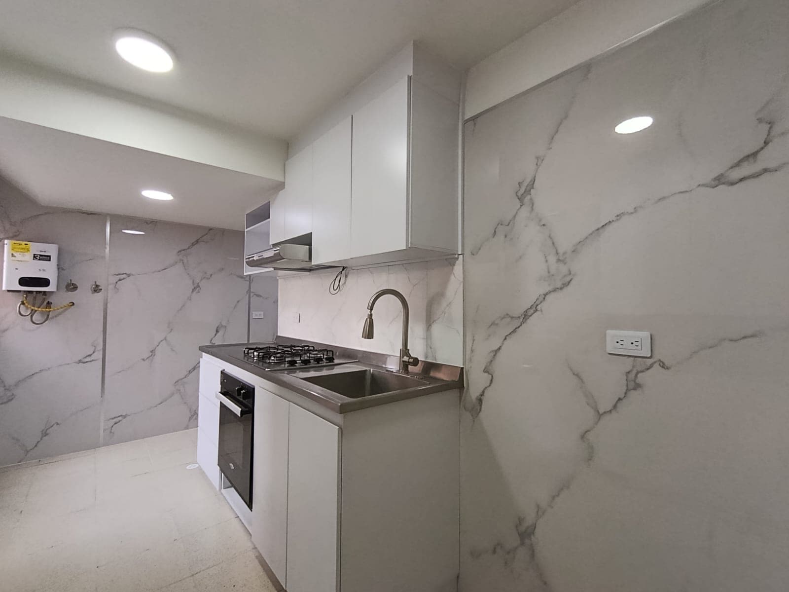 Apartamento en arriendo en Provenza, El Poblado, Medellín — foto 3 de 14