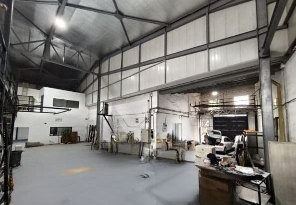 Bodega en arriendo en Barrio Colombia, El Poblado, Medellín — foto 1 de 11
