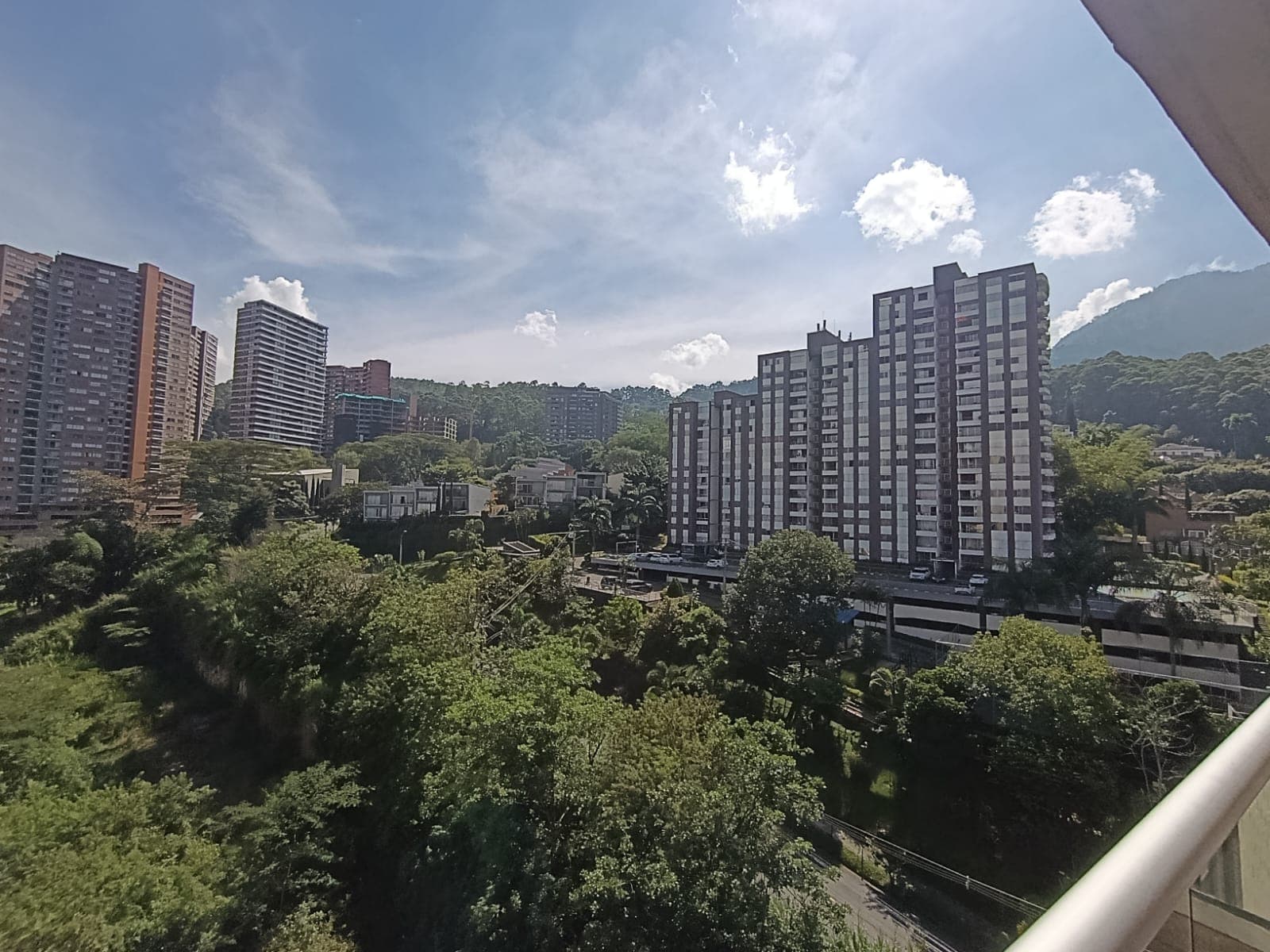 Apartamento en arriendo en Las Lomas, El Poblado, Medellín — foto 1 de 20