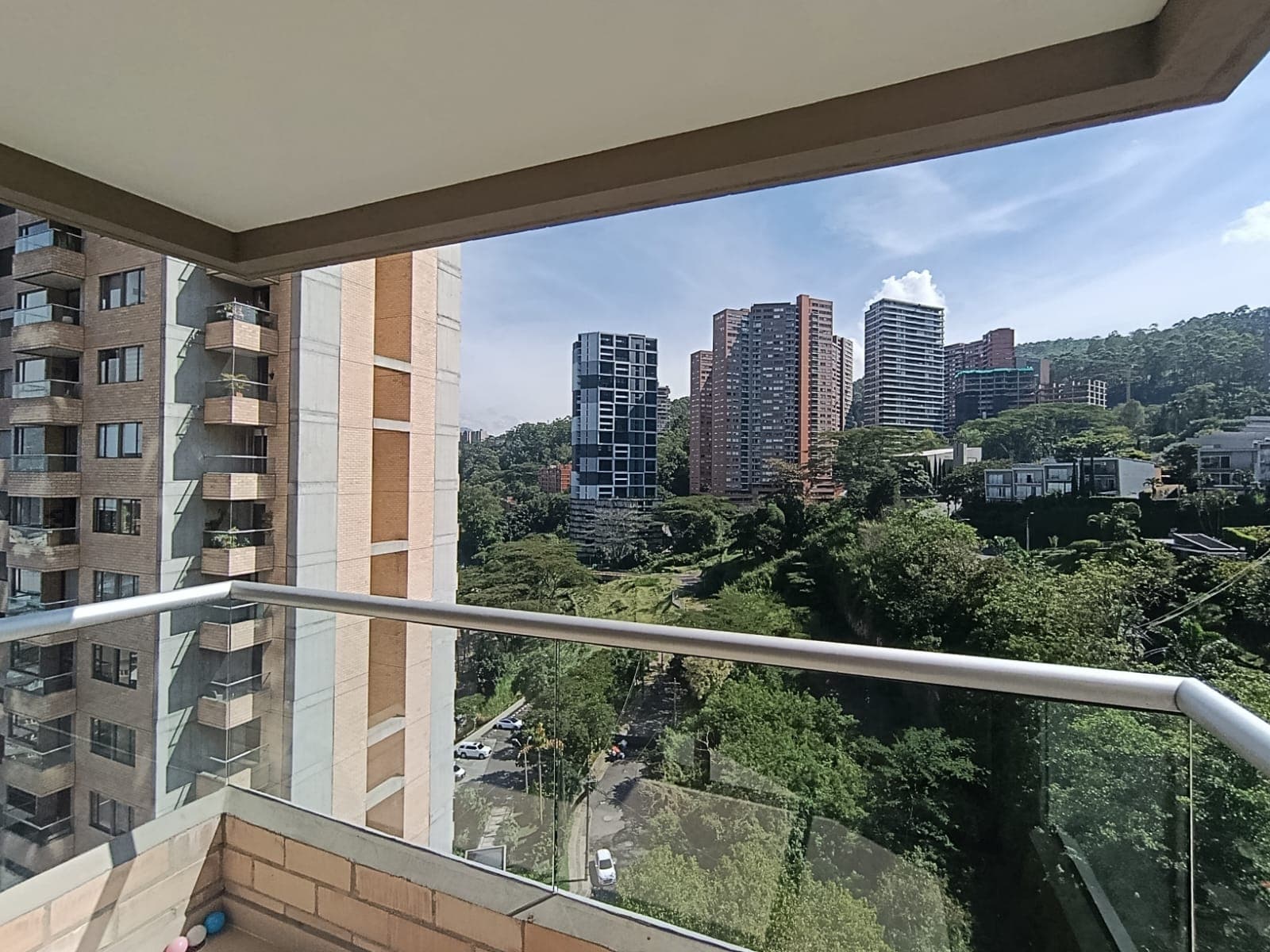 Apartamento en arriendo en Las Lomas, El Poblado, Medellín — foto 4 de 20