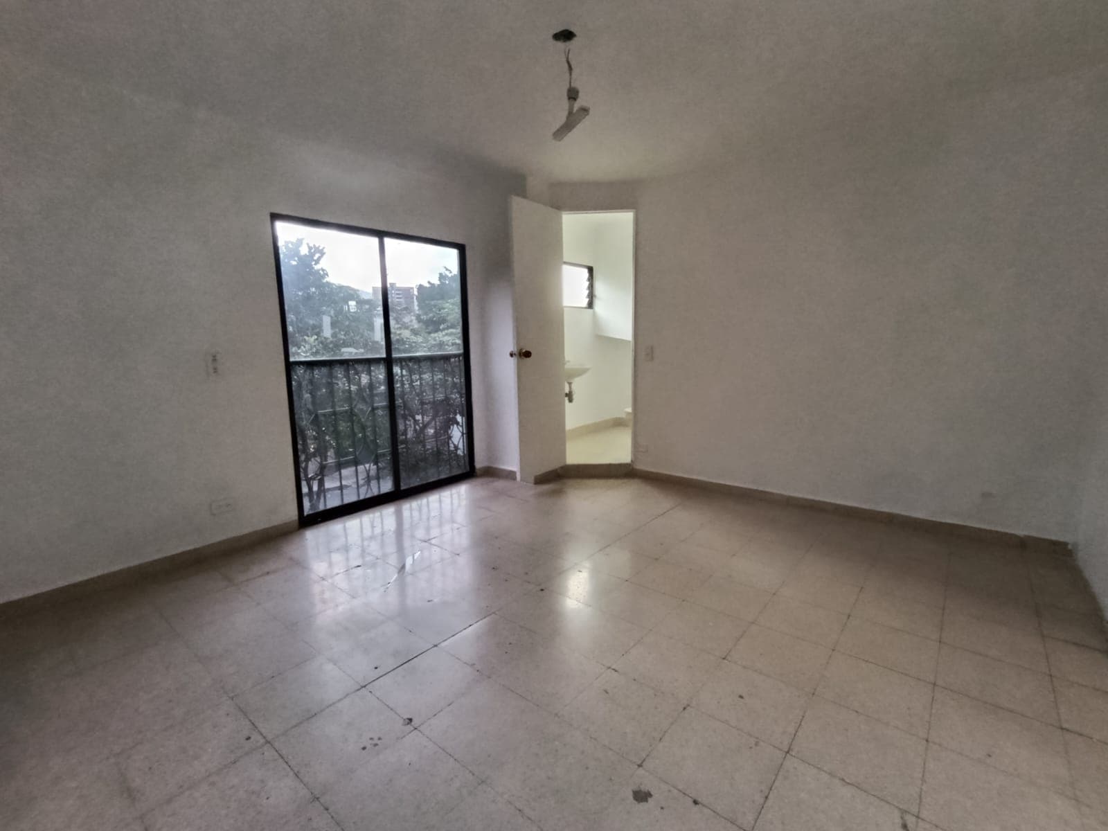 Local en arriendo en La Magnolia, Envigado — foto 3 de 10