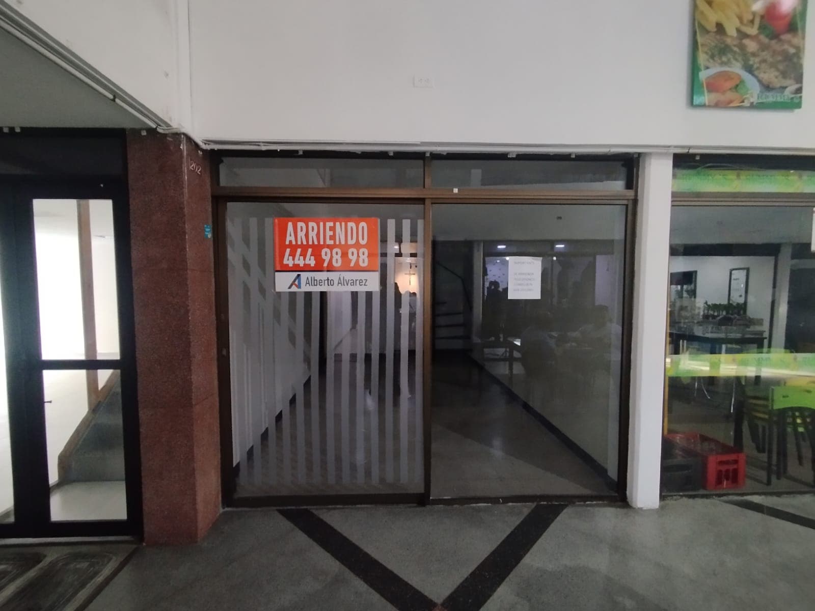 Local en arriendo en La Candelaria, Centro, Medellín — foto 1 de 9