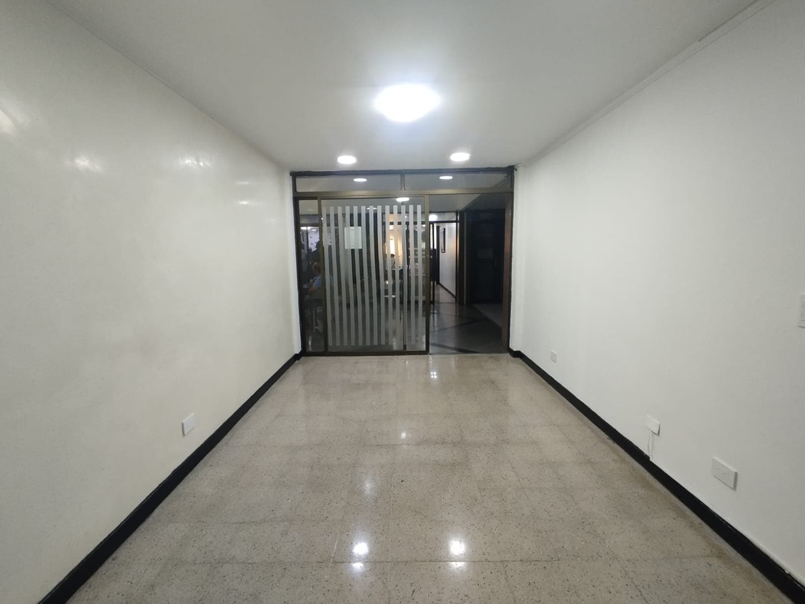 Local en arriendo en La Candelaria, Centro, Medellín — foto 5 de 9