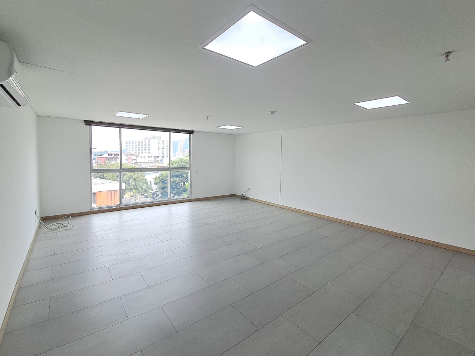 Oficina en arriendo en Alpes, Pereira — foto 2 de 8