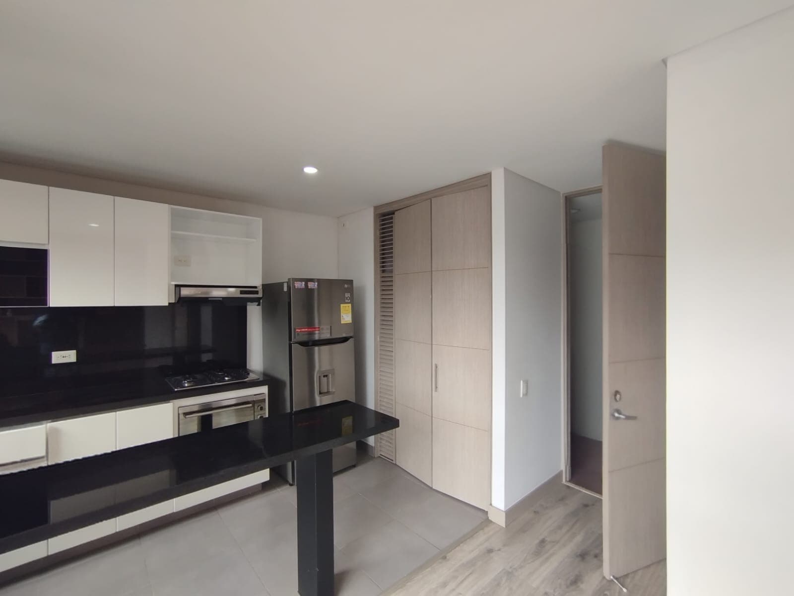 Apartaestudio en arriendo en Las Nieves, Santa Fe, Bogotá, D.c. — foto 1 de 14