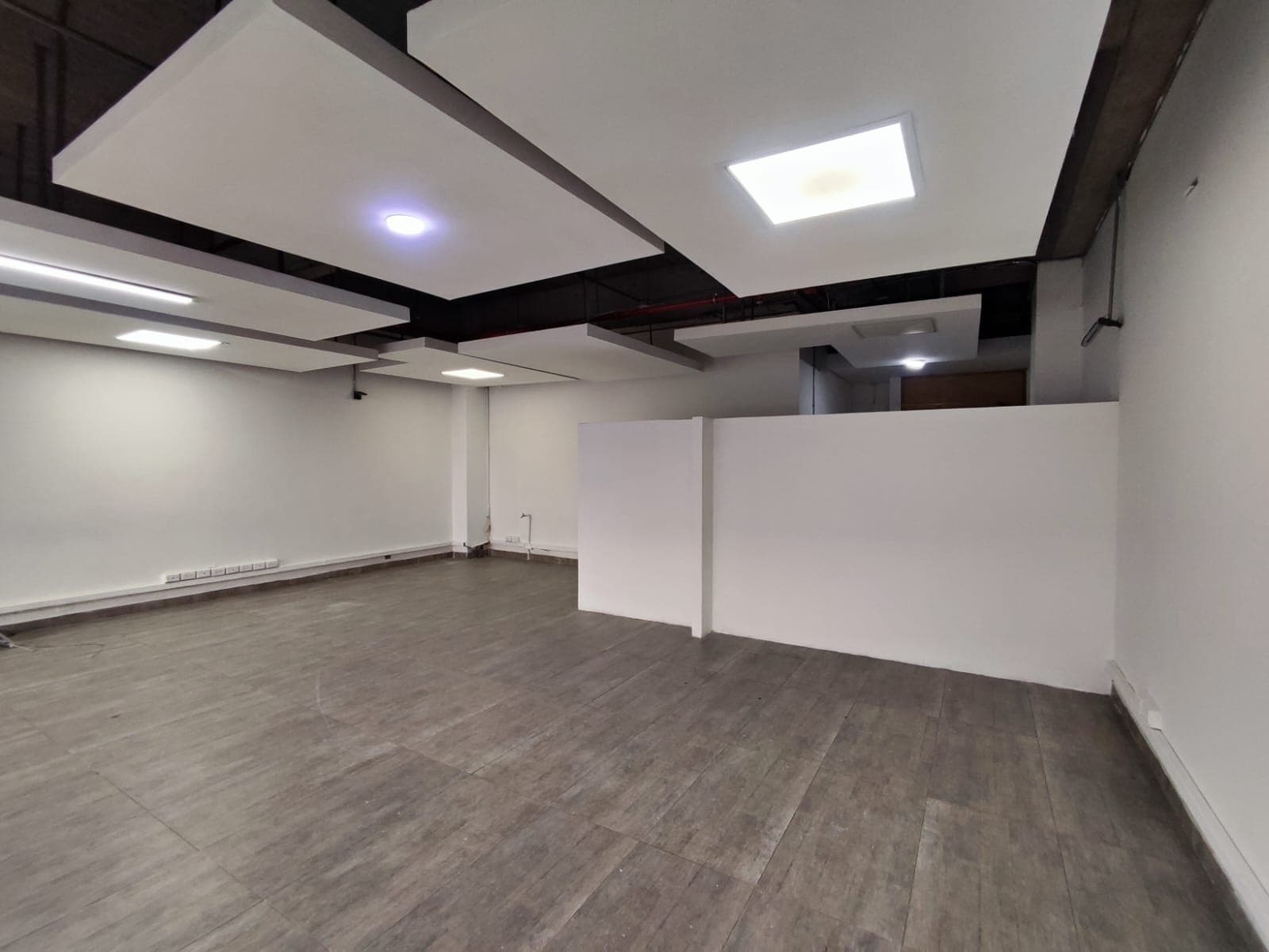 Oficina en arriendo en Ciudad Salitre Sur Oriental, Teusaquillo, Bogotá, D.c. — foto 2 de 15