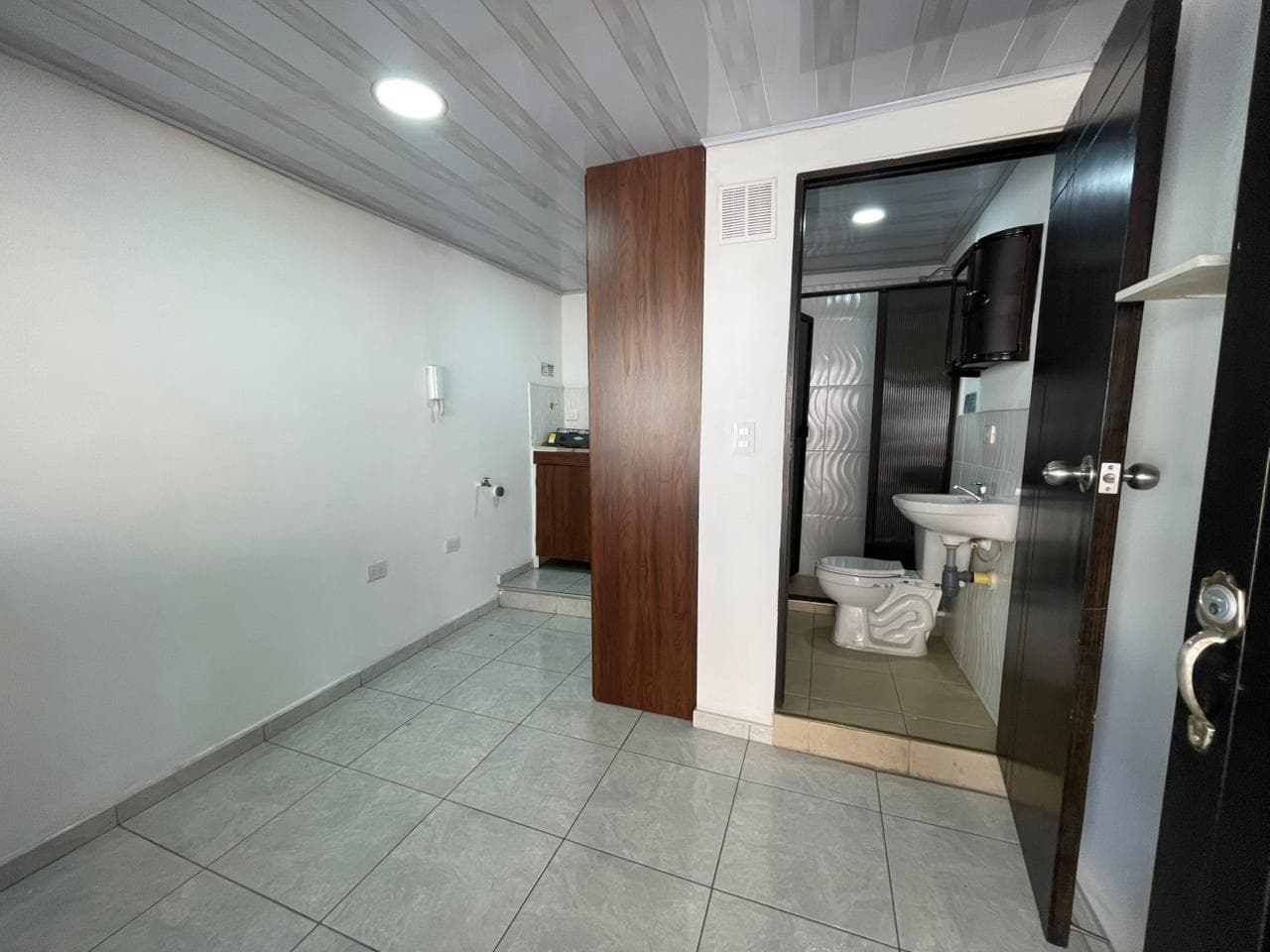 Apartaestudio en arriendo en Las Mercedes Medellín, Belen — foto 1 de 12