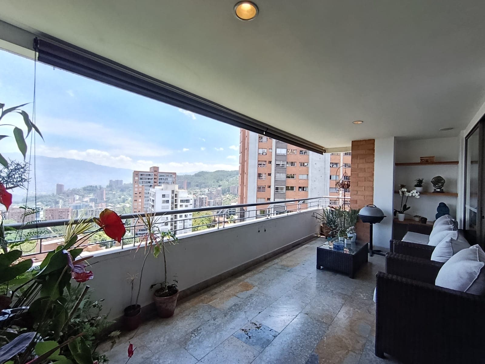Apartamento en arriendo en La Calera, El Poblado, Medellín — foto 2 de 20