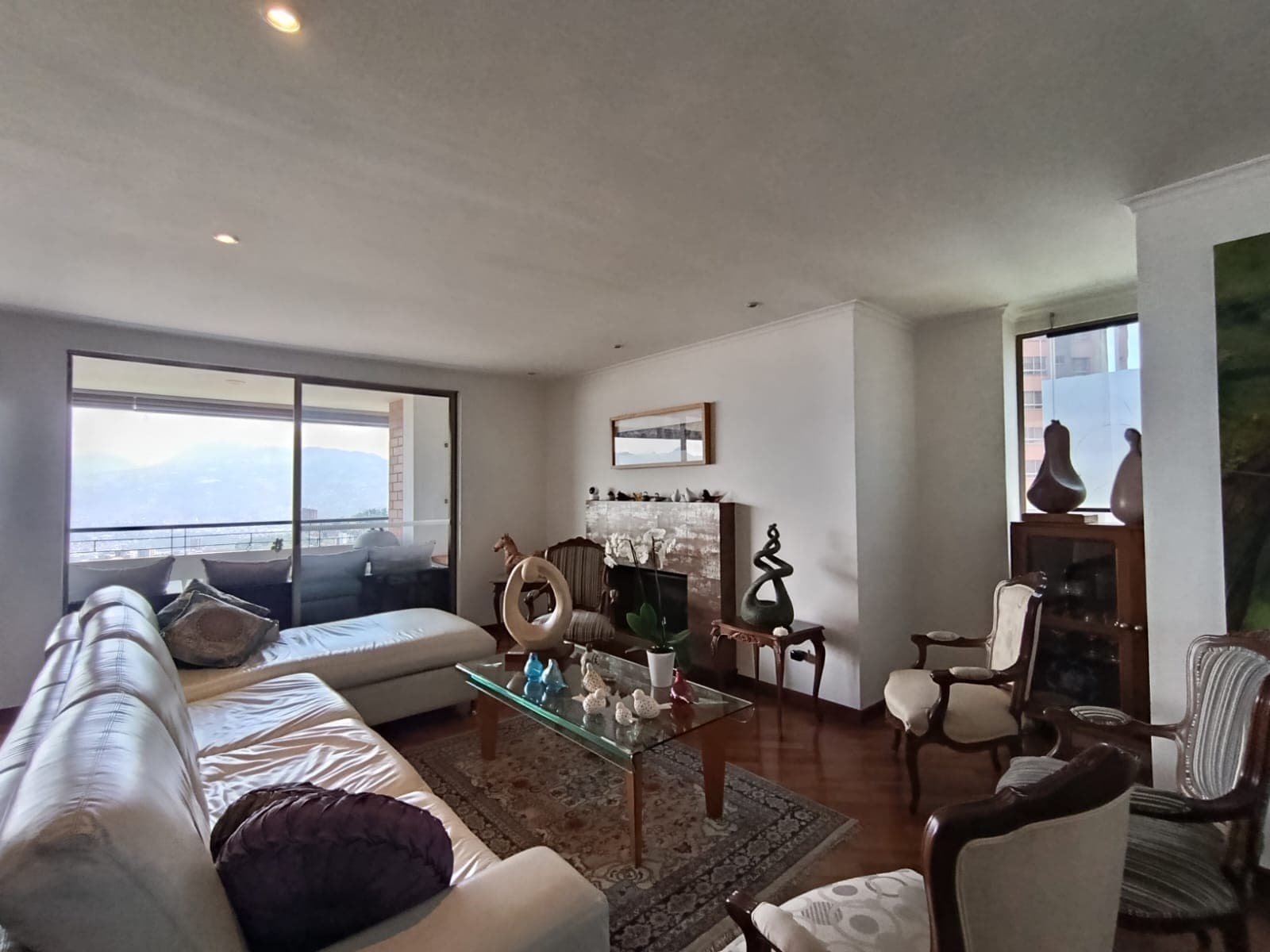 Apartamento en arriendo en La Calera, El Poblado, Medellín — foto 5 de 20