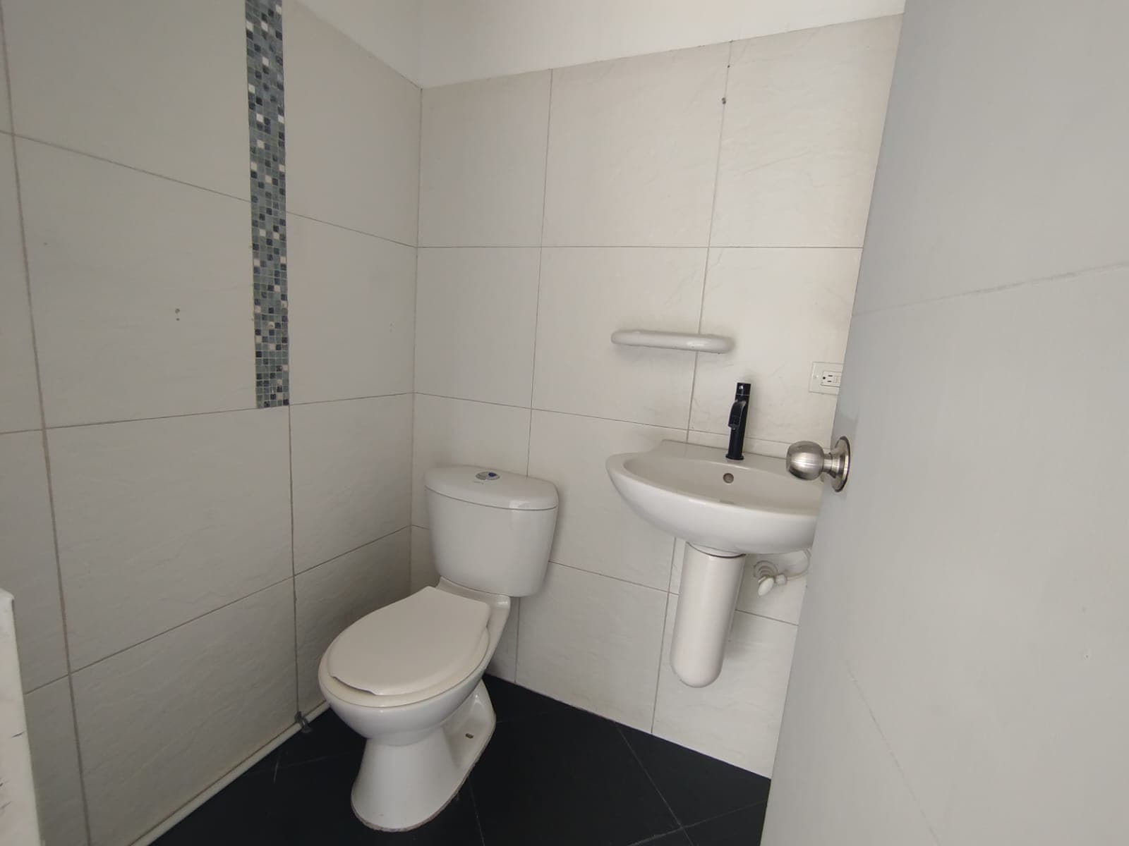 Local en arriendo en Llano Grande, Rionegro — foto 2 de 8