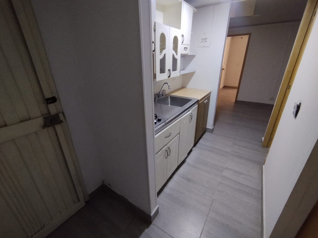 Apartaestudio en arriendo en La Candelaria, Centro, Medellín — foto 1 de 13