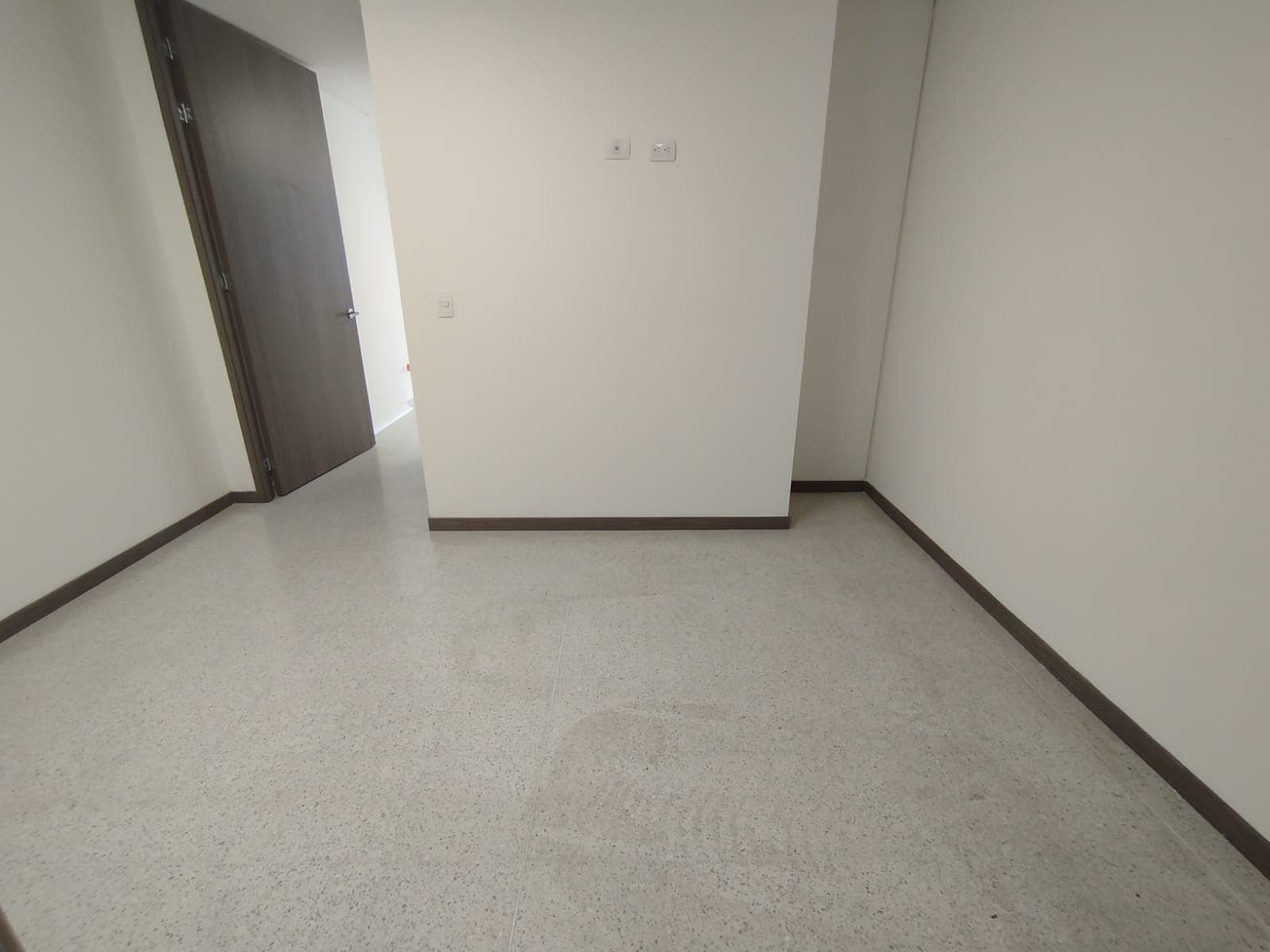 Consultorio en arriendo en Rionegro — foto 1 de 8