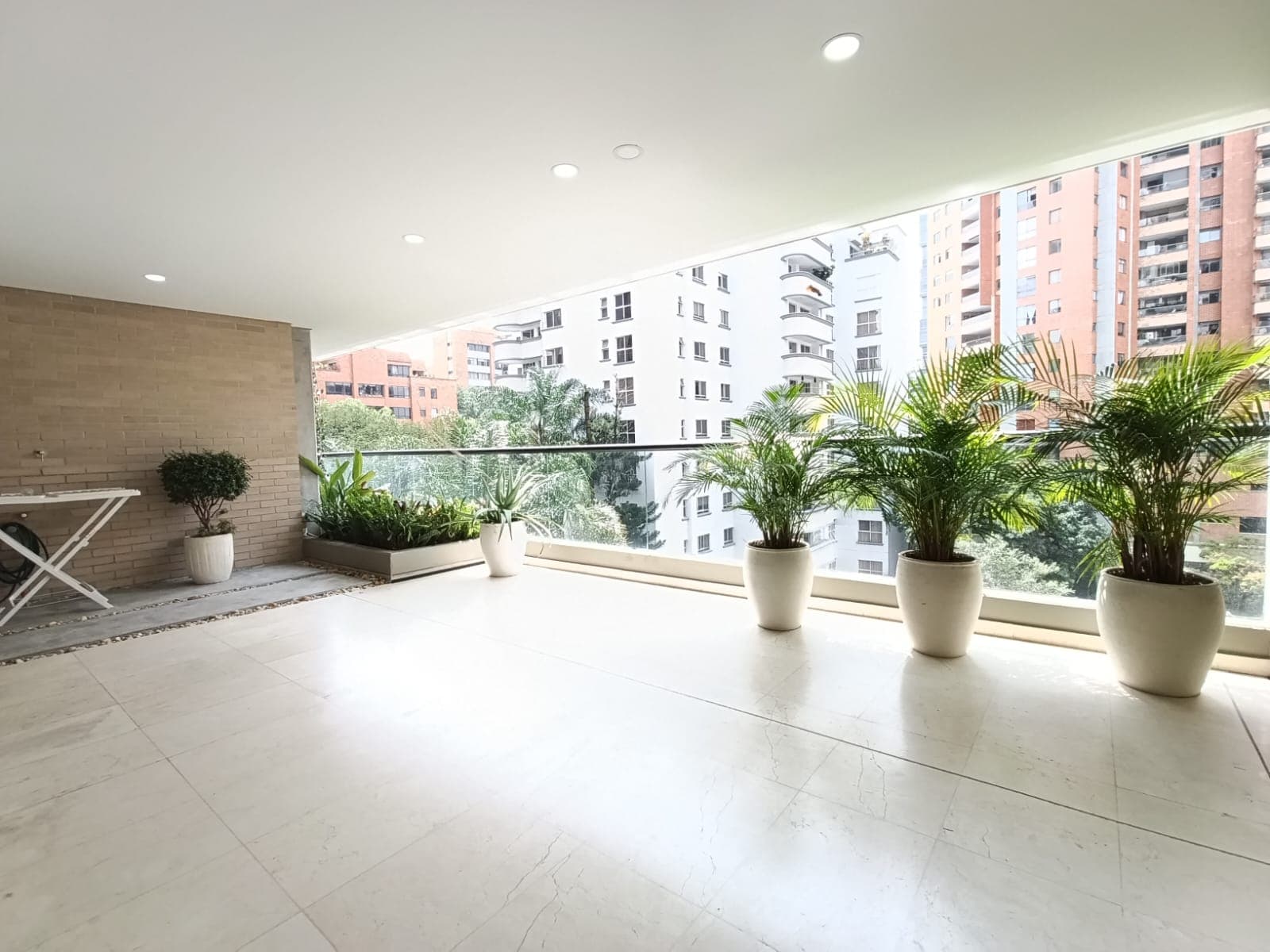 Apartamento en arriendo en Santa María De Los Ángeles, El Poblado, Medellín — foto 1 de 20